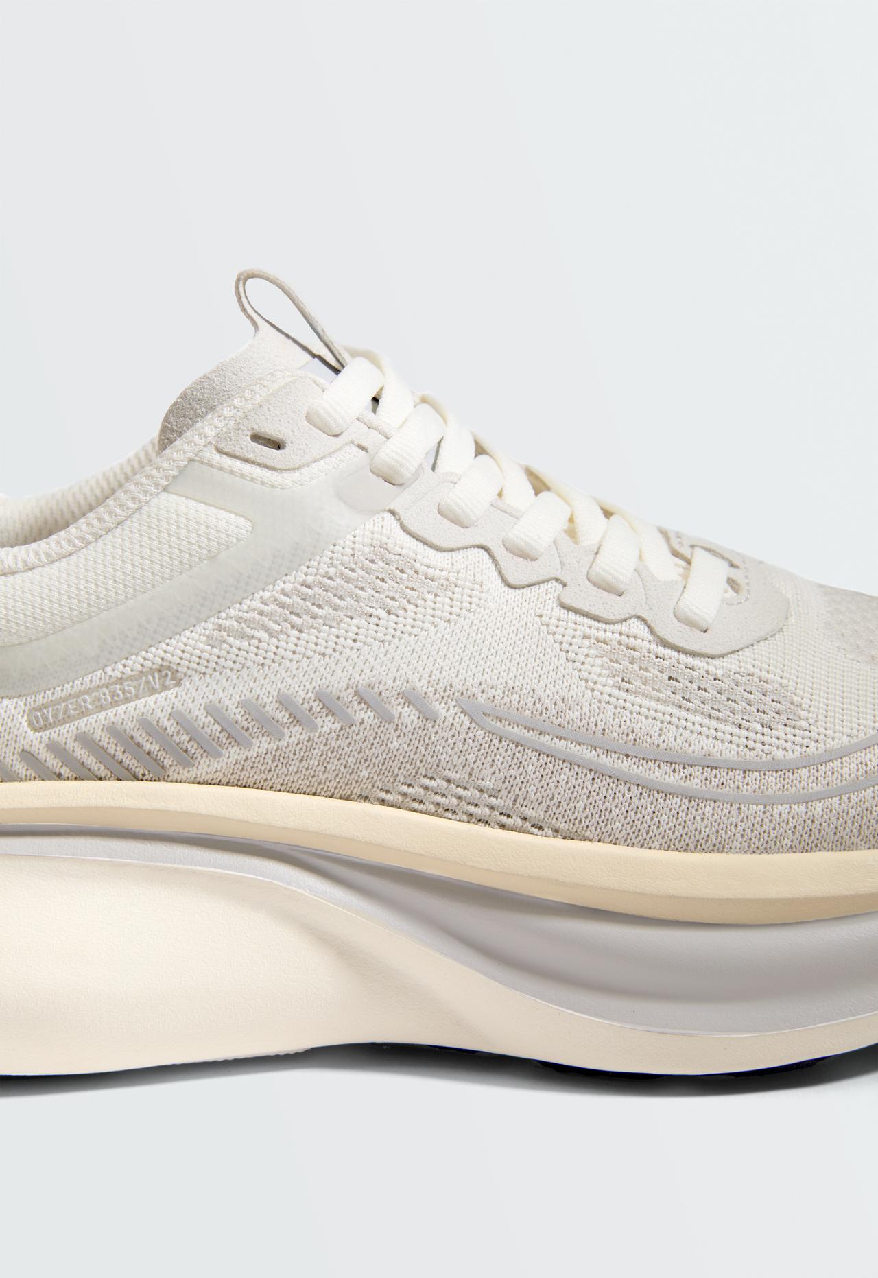 Trainers running OY/ER 835 V2 — OFF WHITE