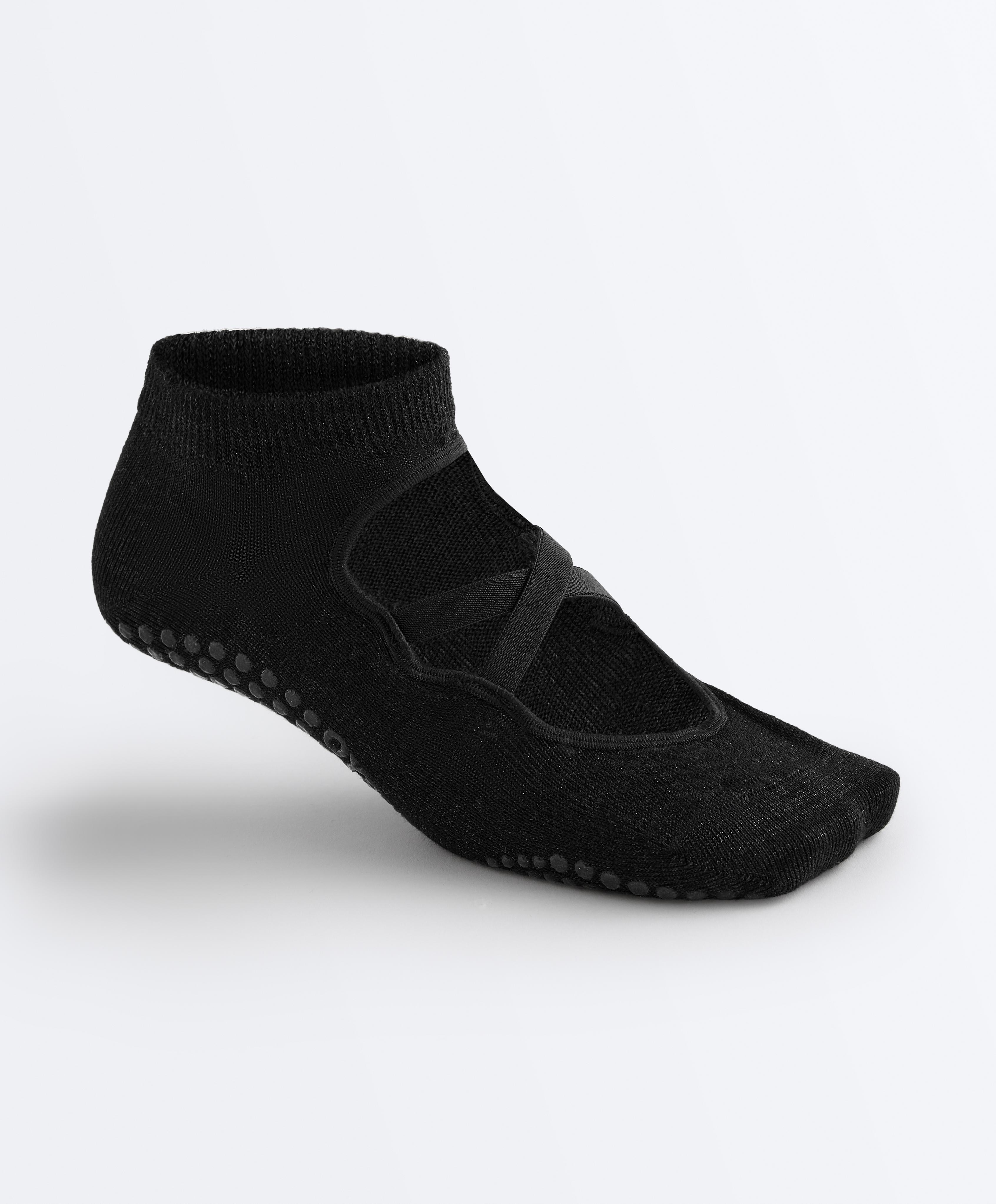 2 pairs of metallic thread crossover strap cotton blend yoga and Pilates socks — BLACK