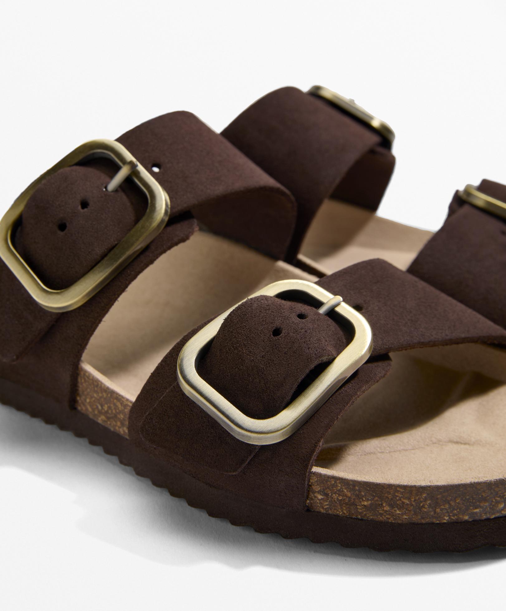 Buckle split-leather slides Buckle split-leather slides