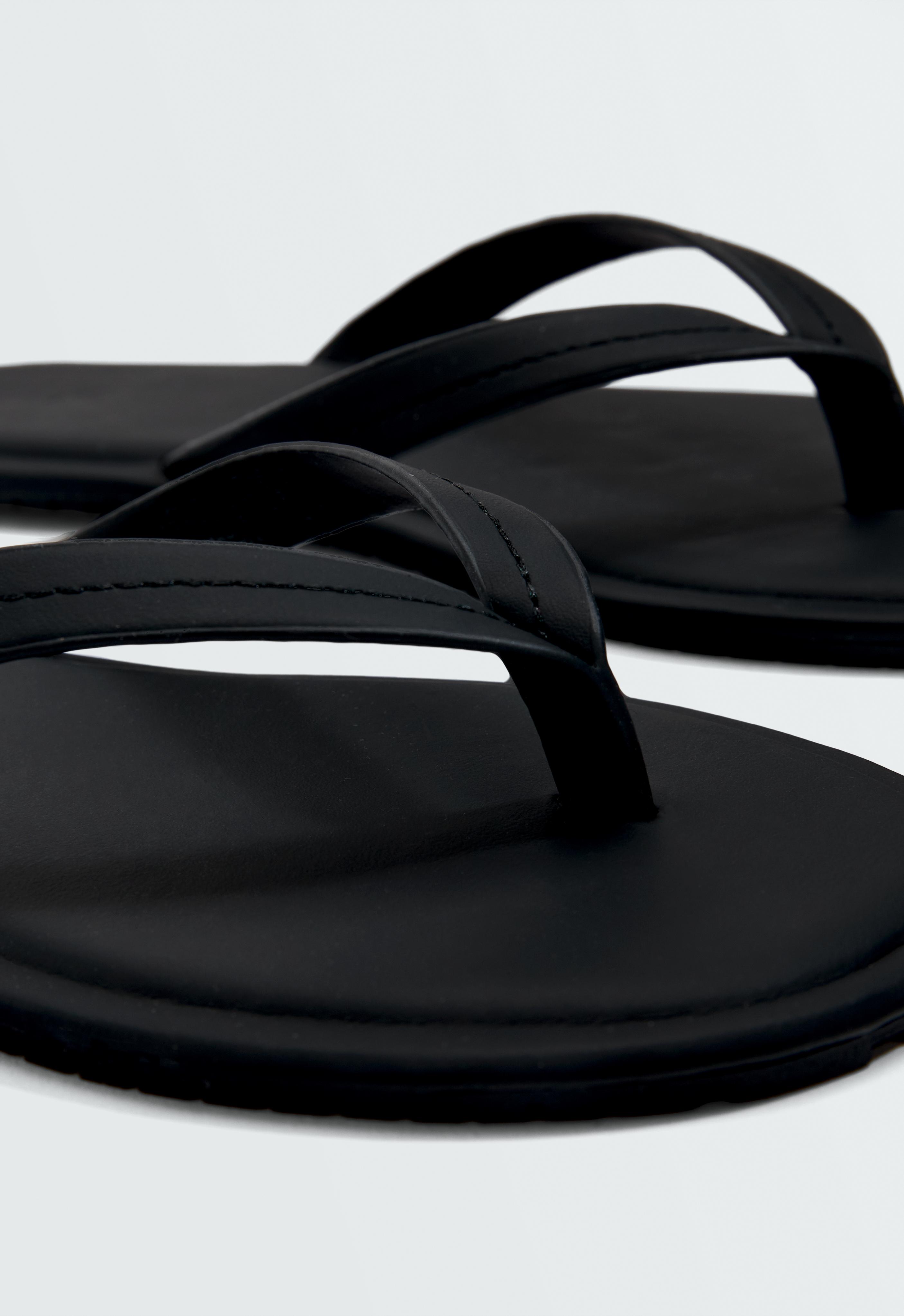 Minimalist flat sandals — BLACK