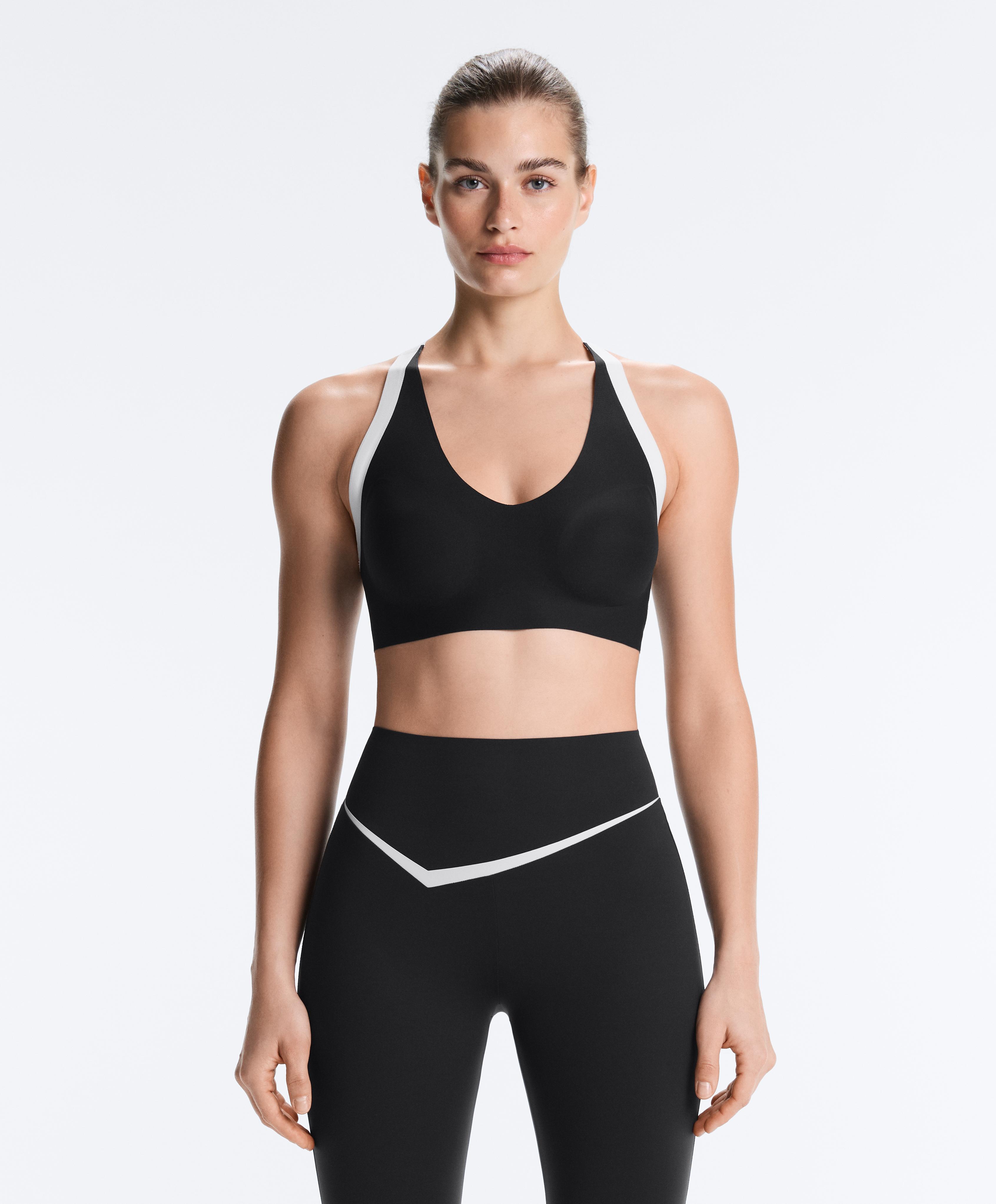 Perfect-adapt medium-support contrast sports bra — BLACK