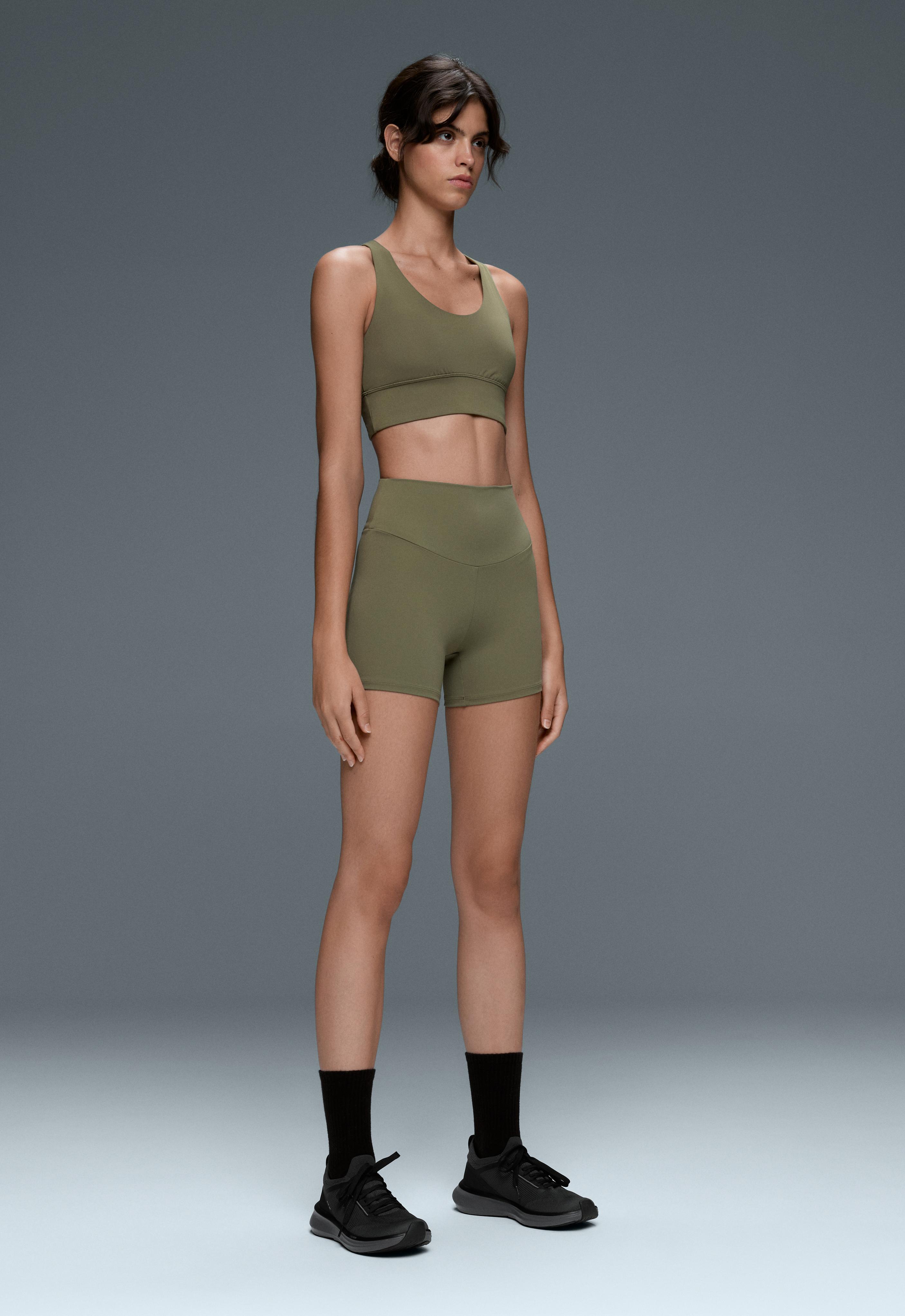Green Comfortlux hot pant total look
