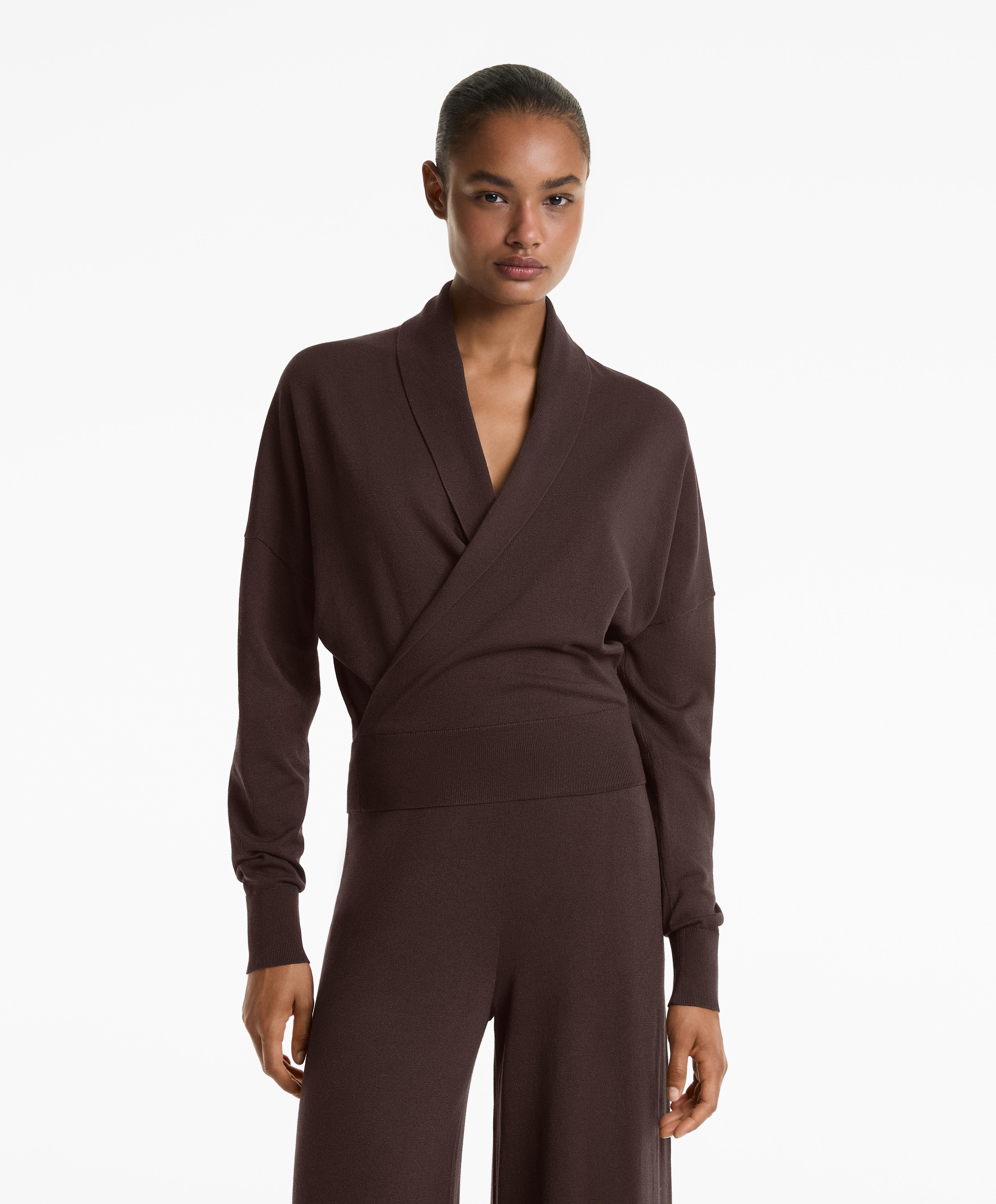 Wrap jumper with fitted waist