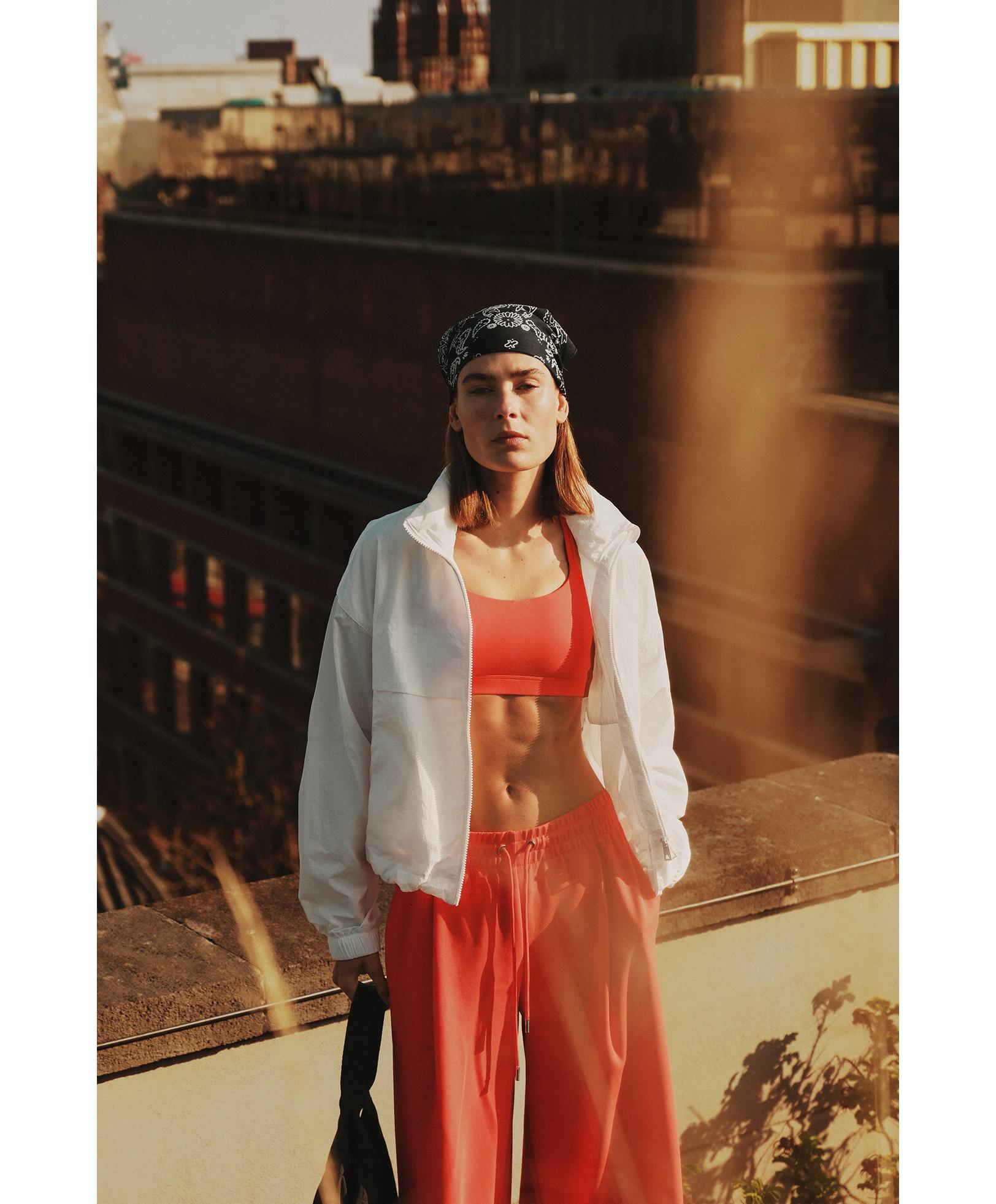 Comfortlux low-support crossover strap sports bra — BRIGHT ORANGE