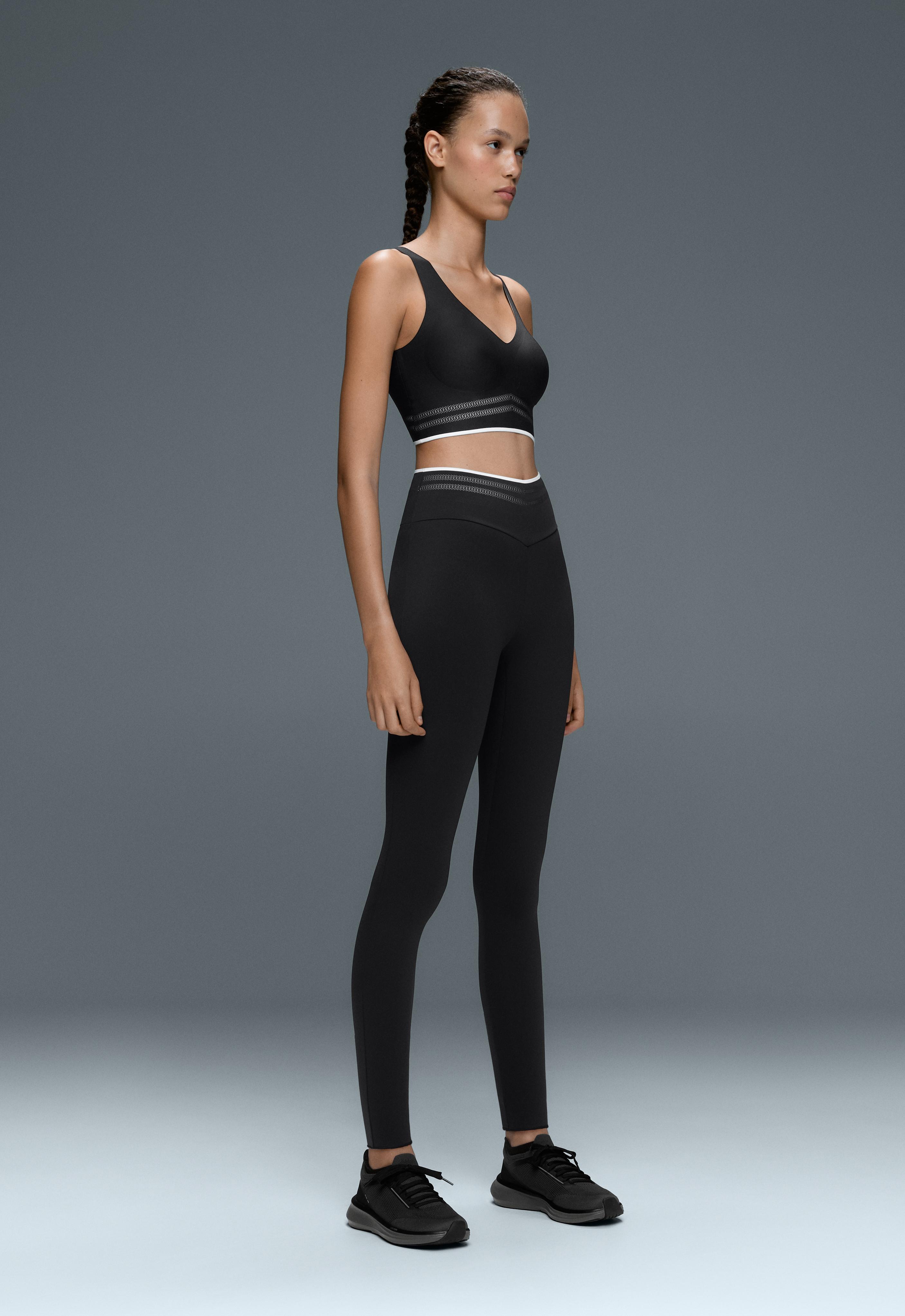 Perfect Adapt Total Look High Rise in Schwarz