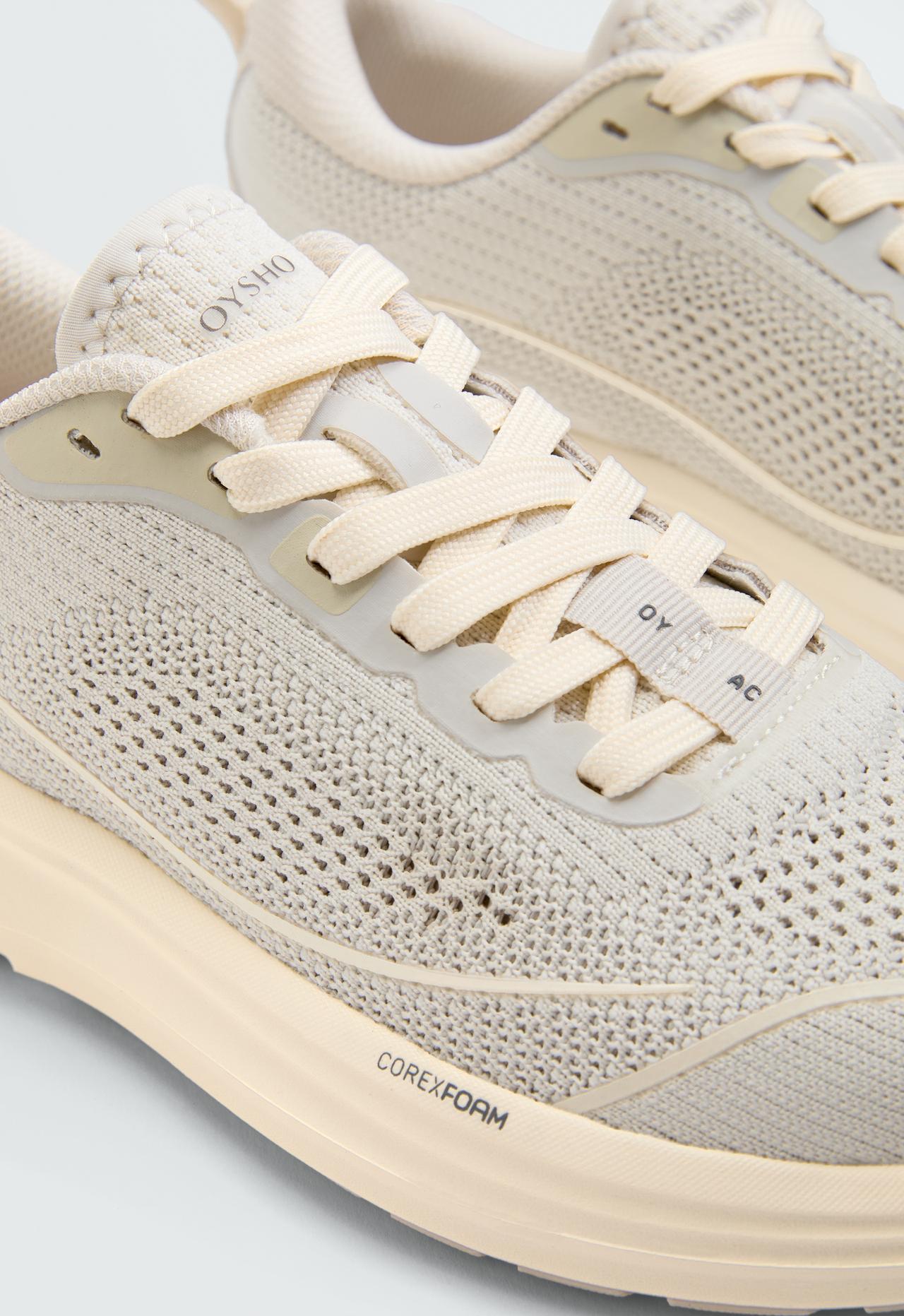 OY/AC 200 V2 training trainers — ECRU