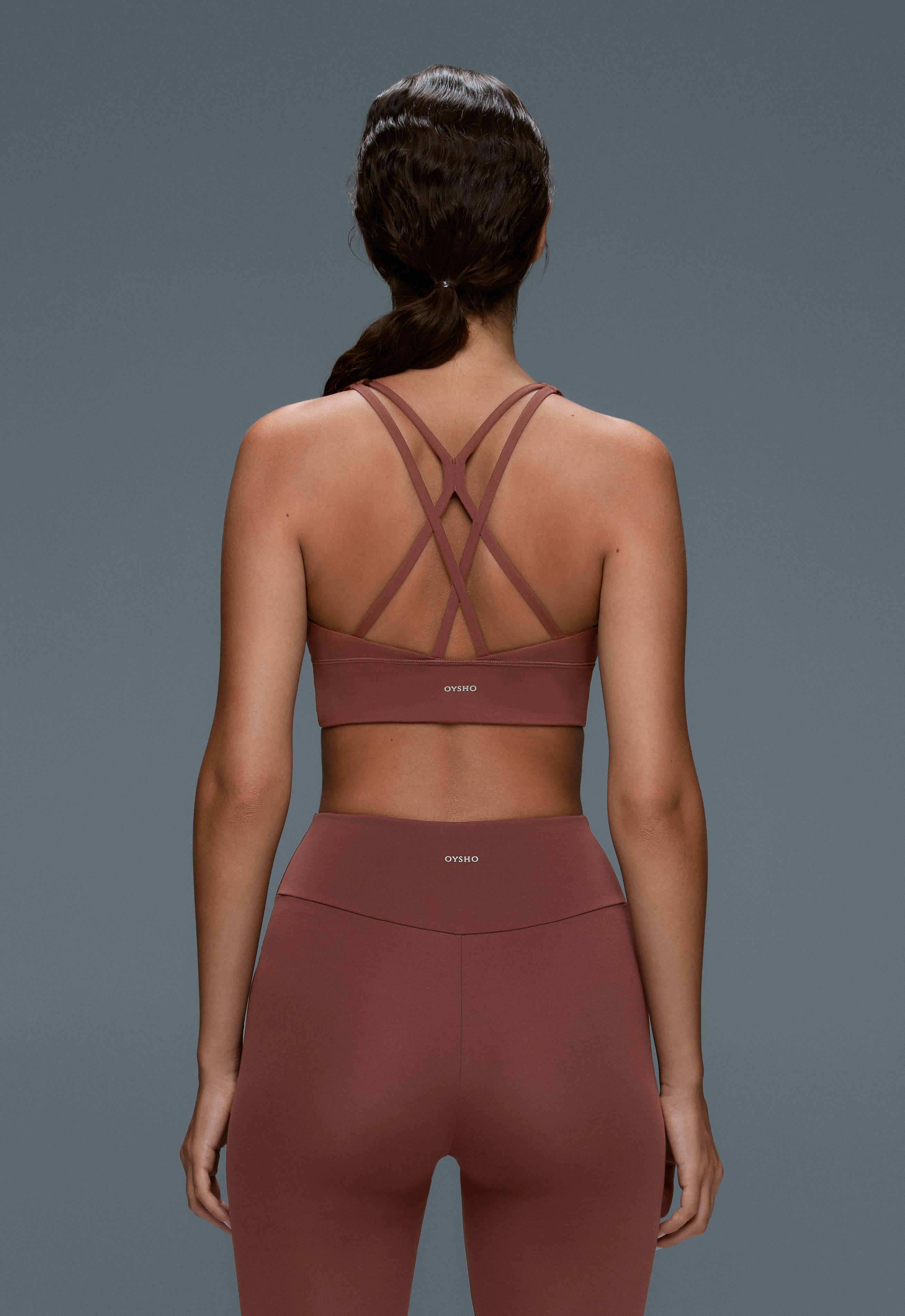 Medium-support Comfortlux sports bra with cups