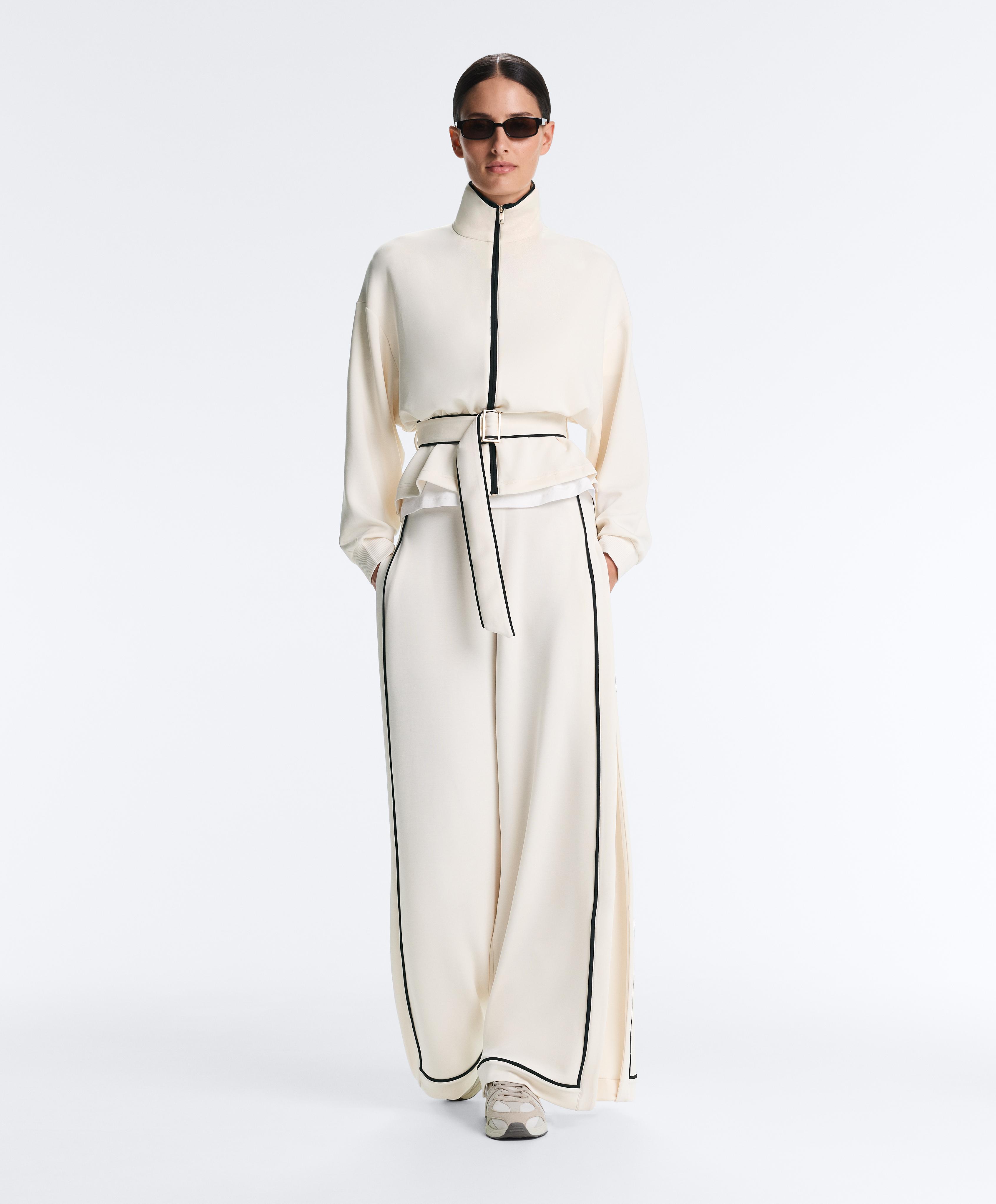 Piping jacket with soft-touch modal