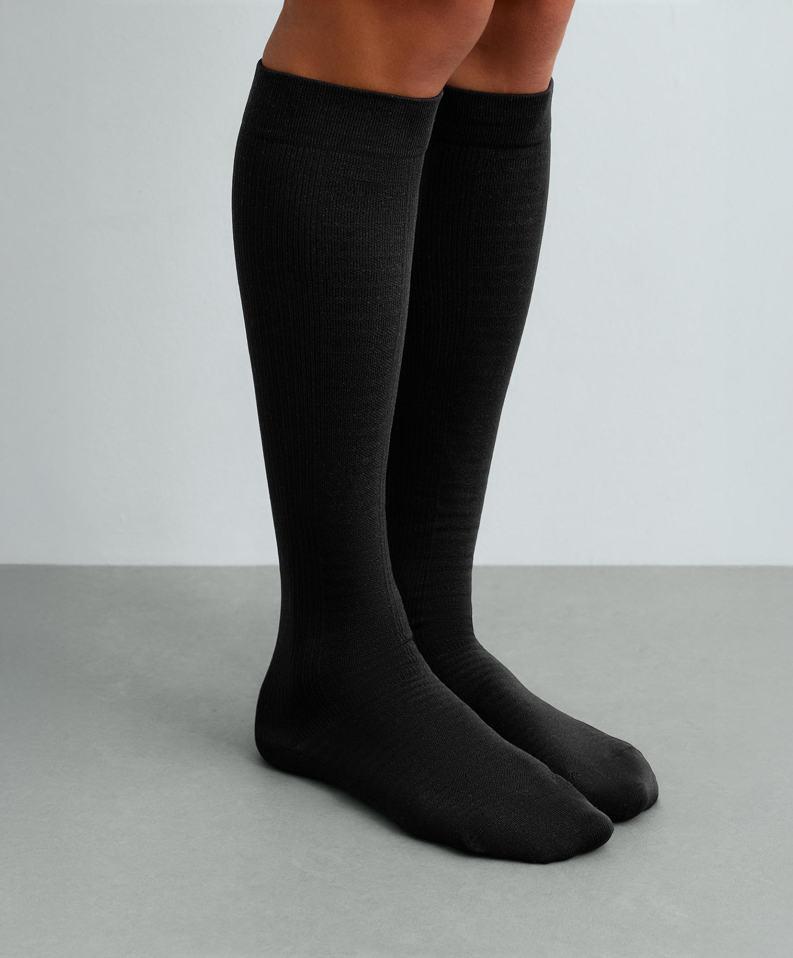 Knee-high polyamide blend socks