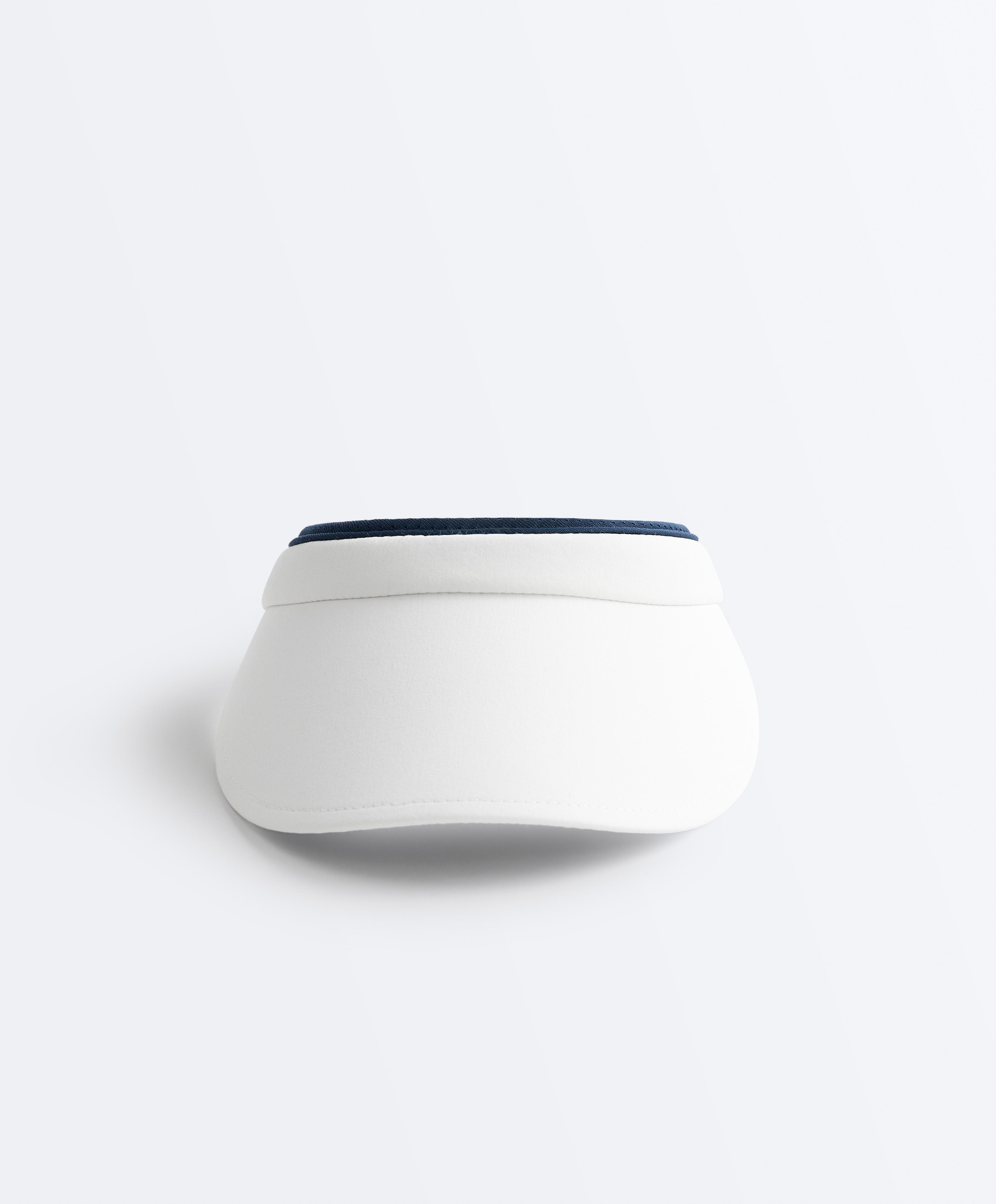 Contrast sports visor