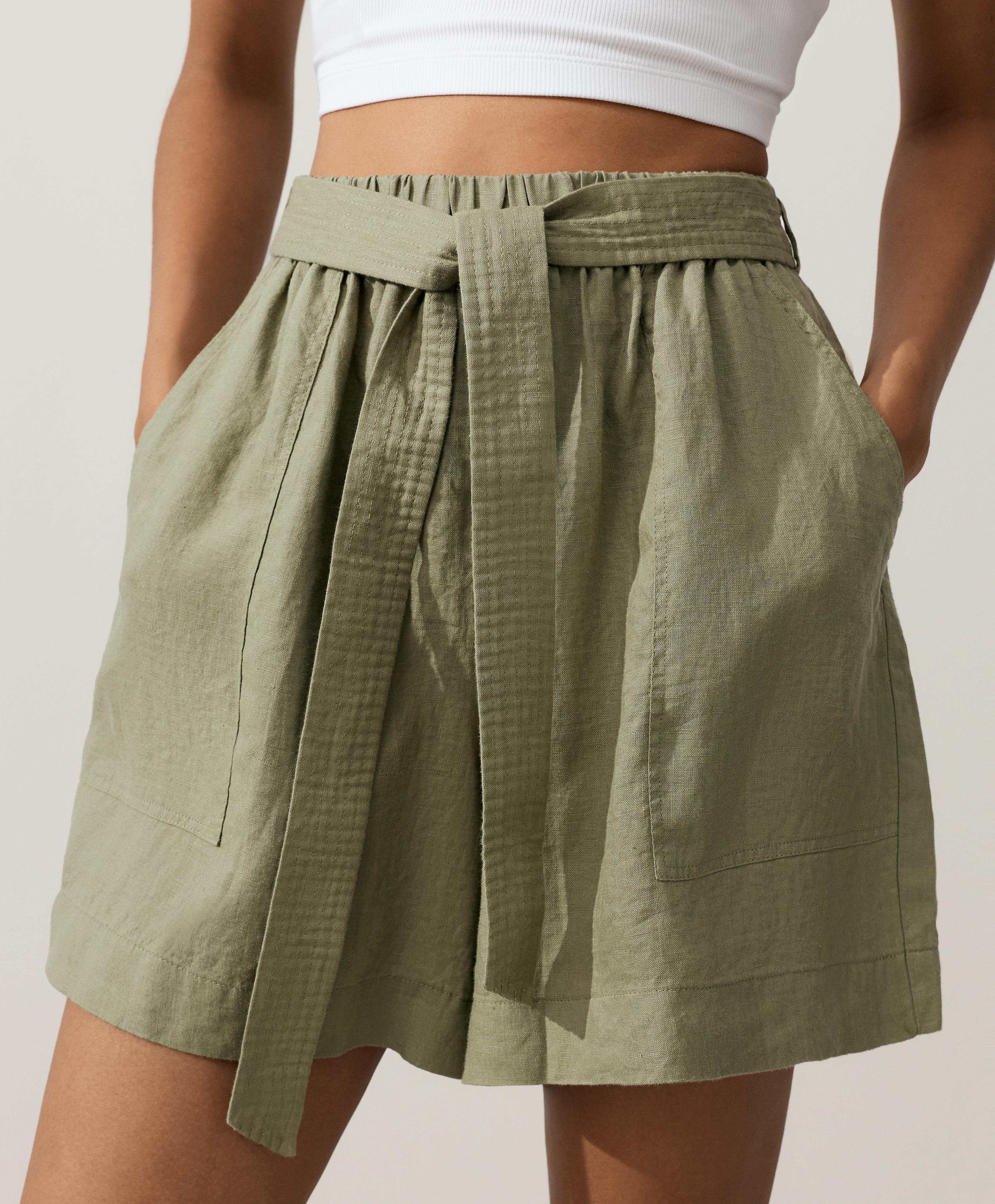 100% linen Bermuda shorts with belt — YELLOW GREEN