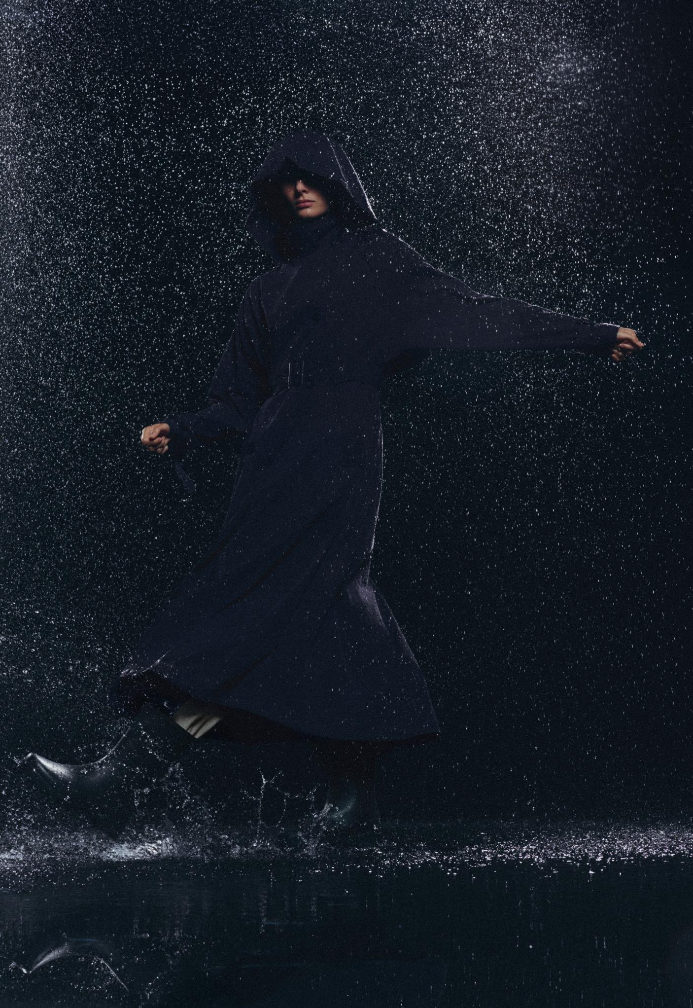 Extra lightweight 10k waterproof long jacket
