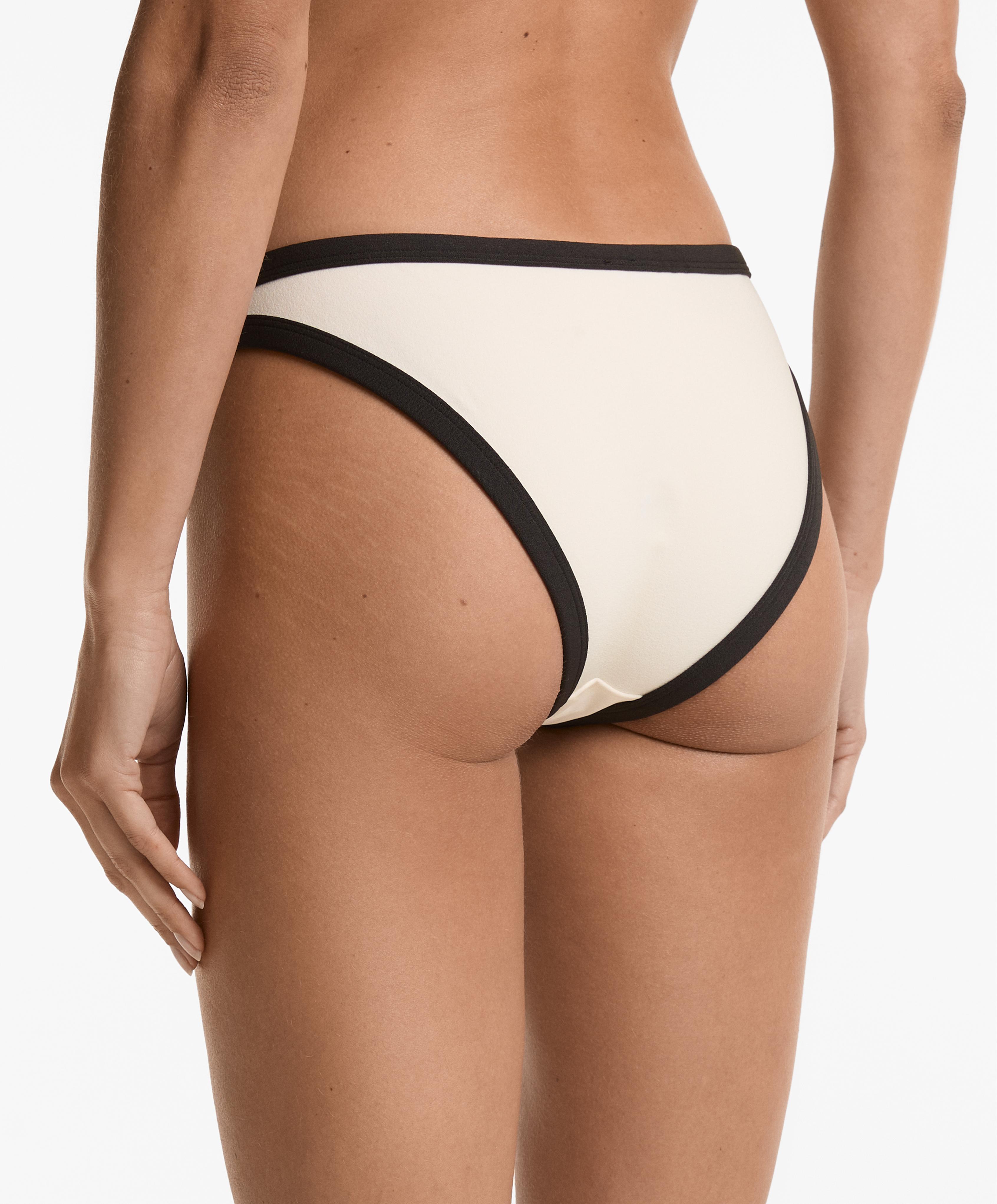 Slip bikini clasic cu paspoaluri contrastante - Soldari Slip bikini clasic cu paspoaluri contrastante - Soldari