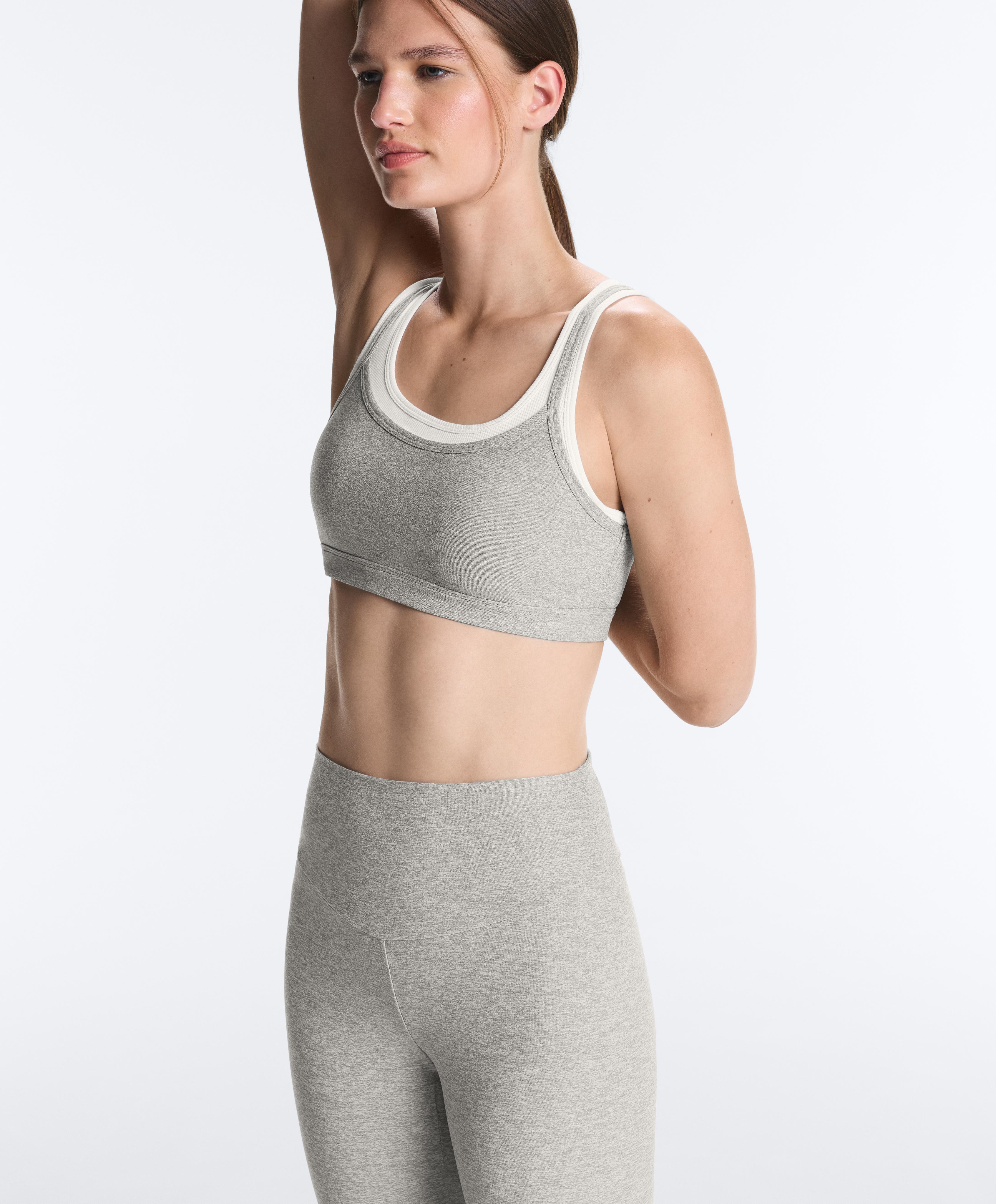 Medium-support ribbed heather sports bra with overlay — GREY MELANGE