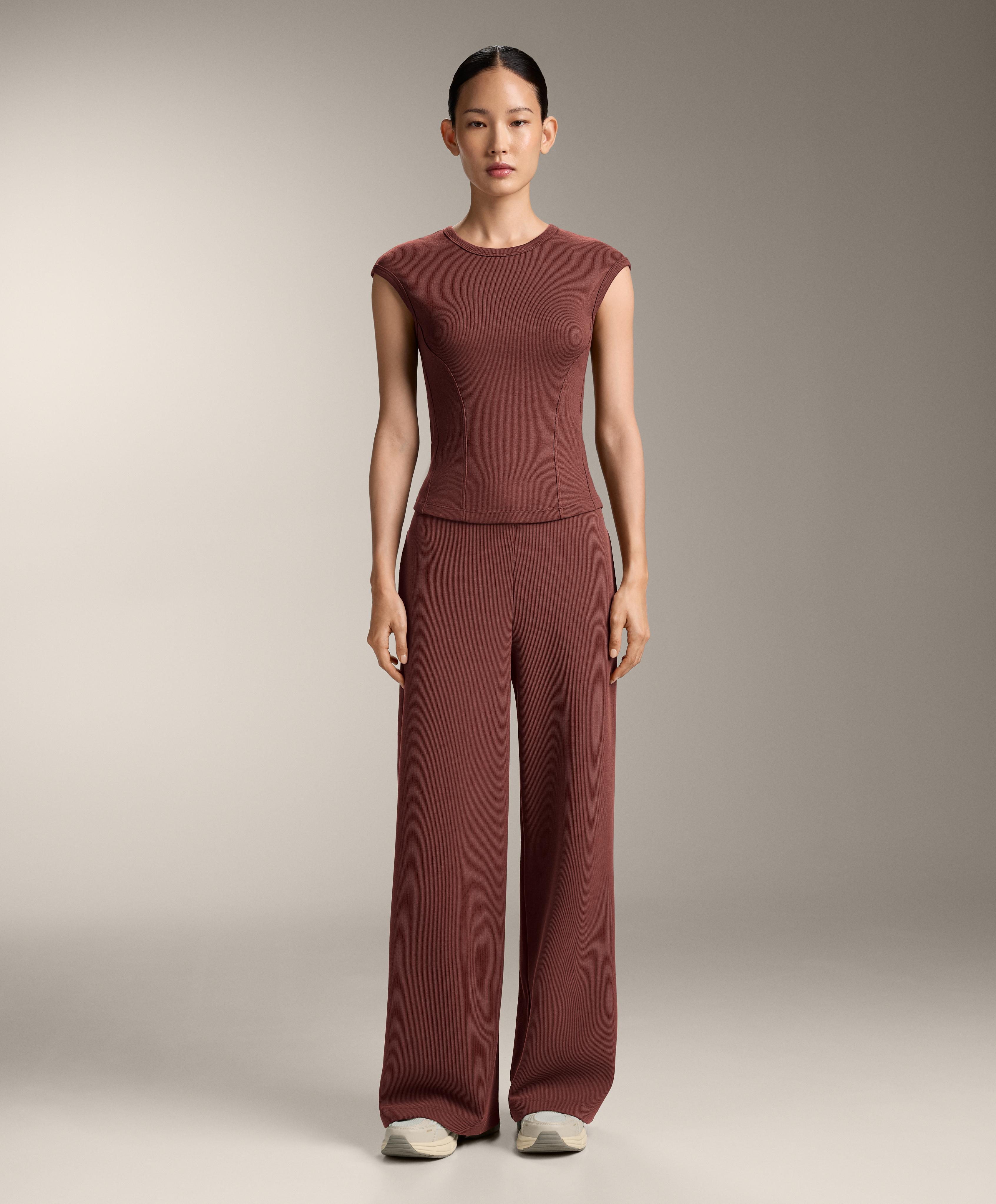 Short-sleeved rib top with cotton and modal — MAHOGANY