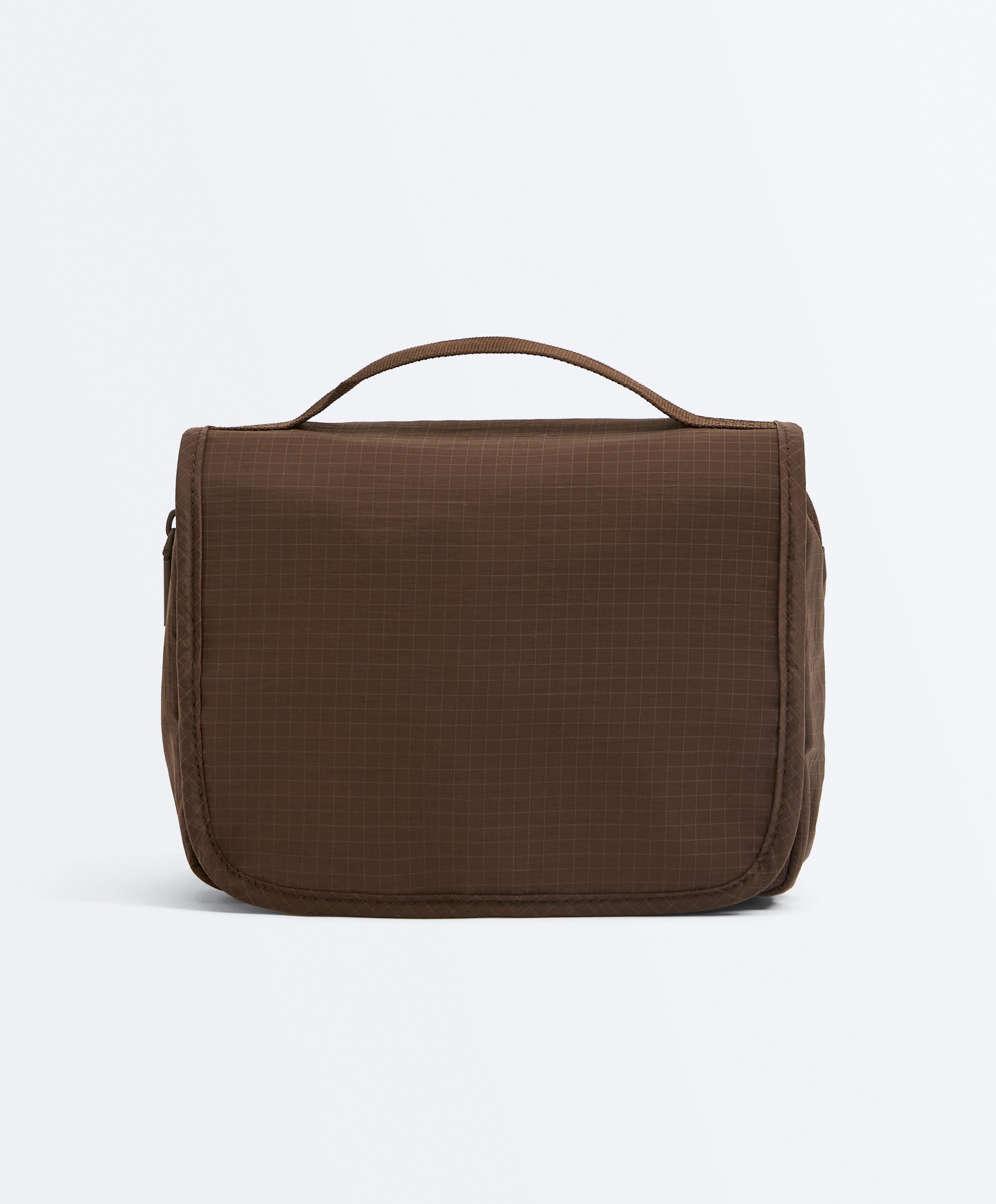 Hanging wash bag Hanging wash bag