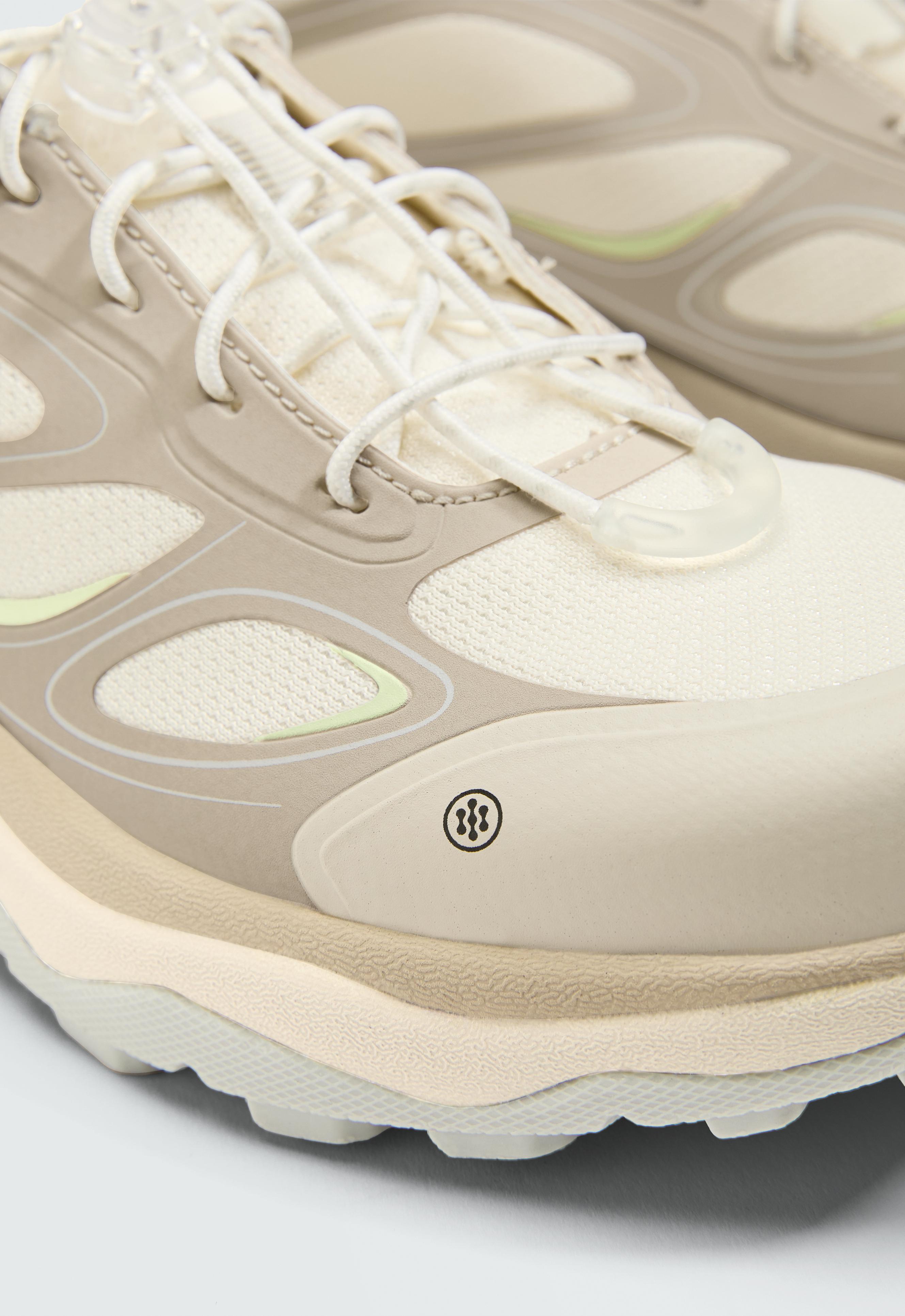 Mountain-style trainers — WHITE