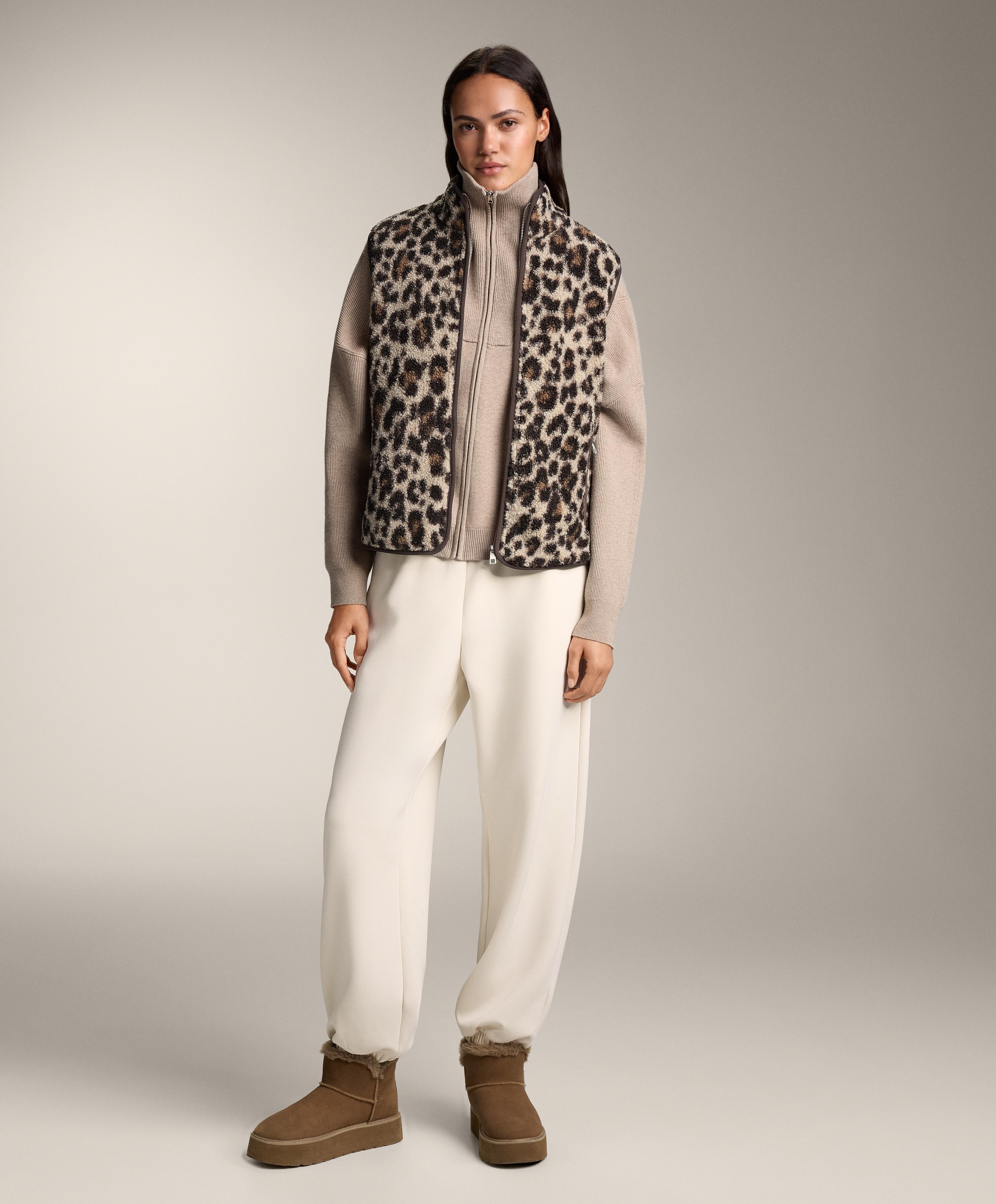 Leopardimustriline kunstlambanaha vest Leopardimustriline kunstlambanaha vest