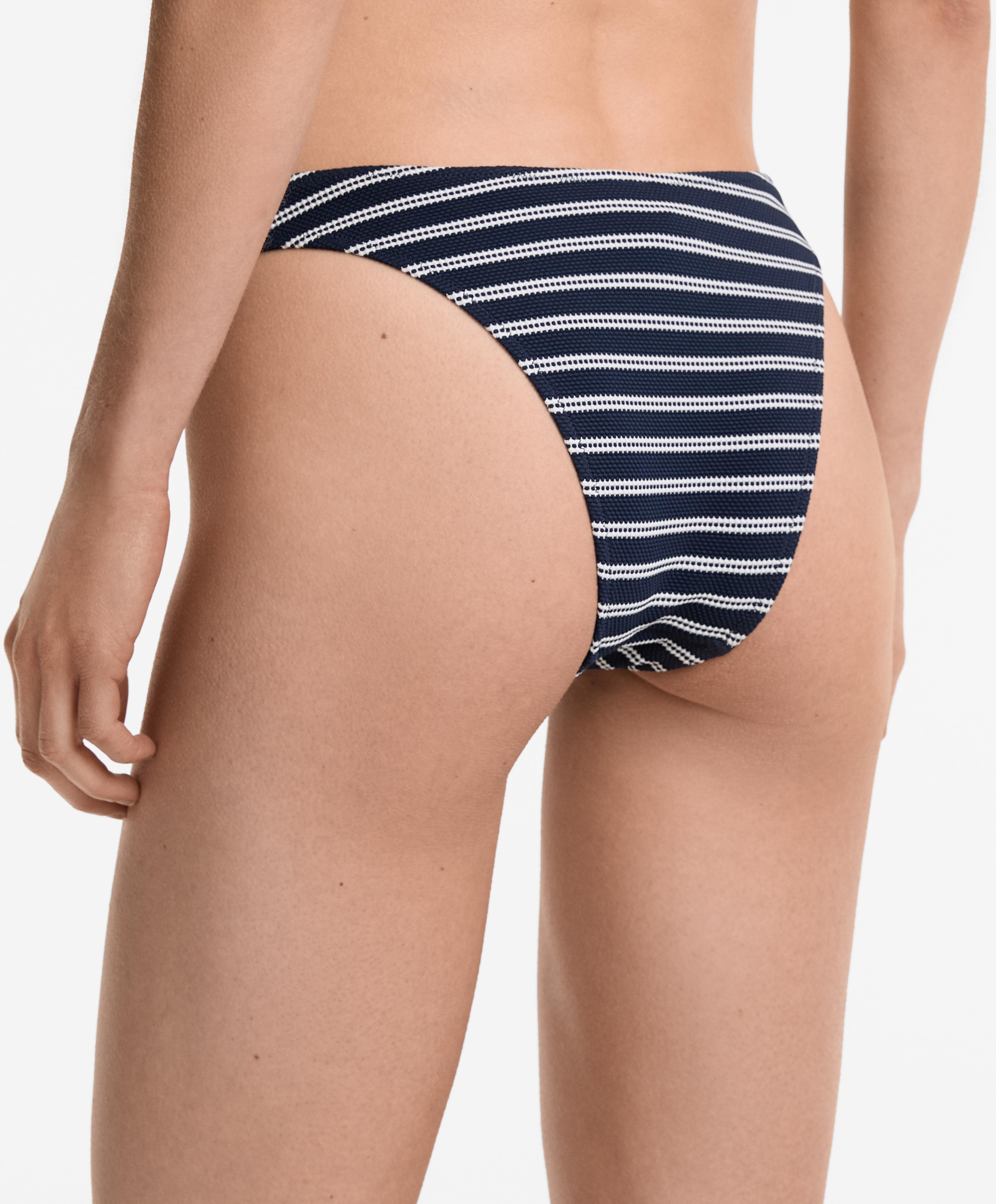 Striped U-cut medium-coverage bikini briefs