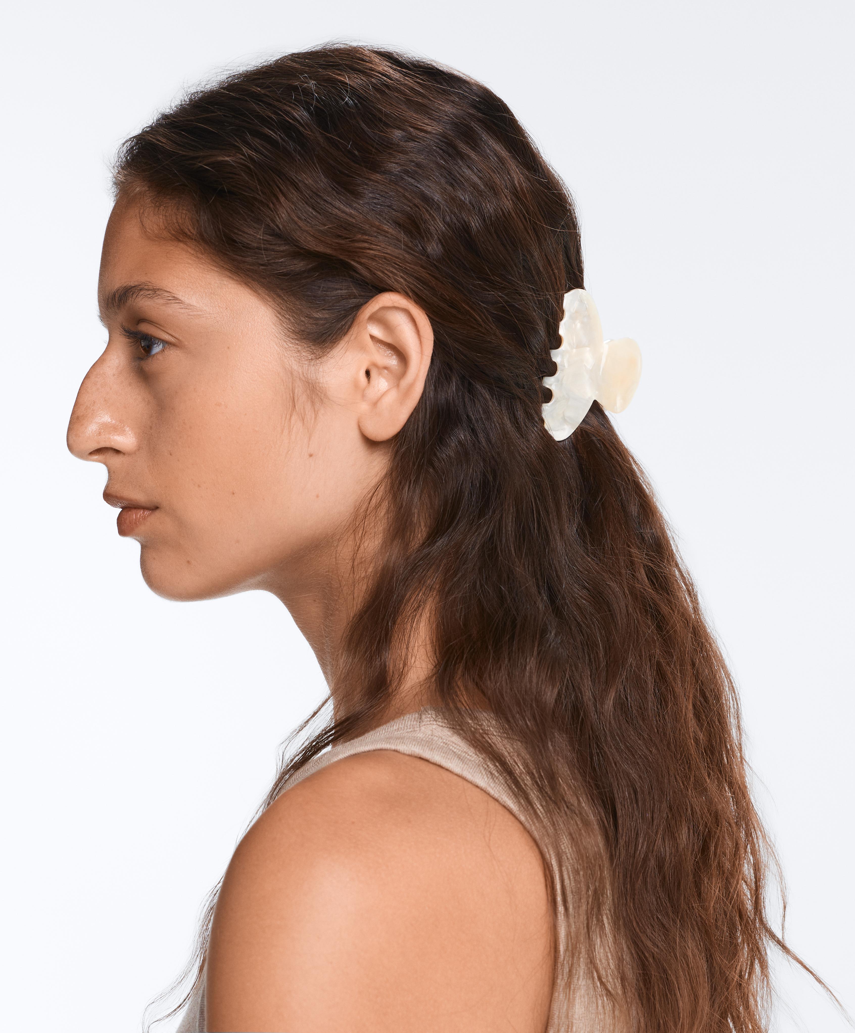 Hair claw — OATMEAL