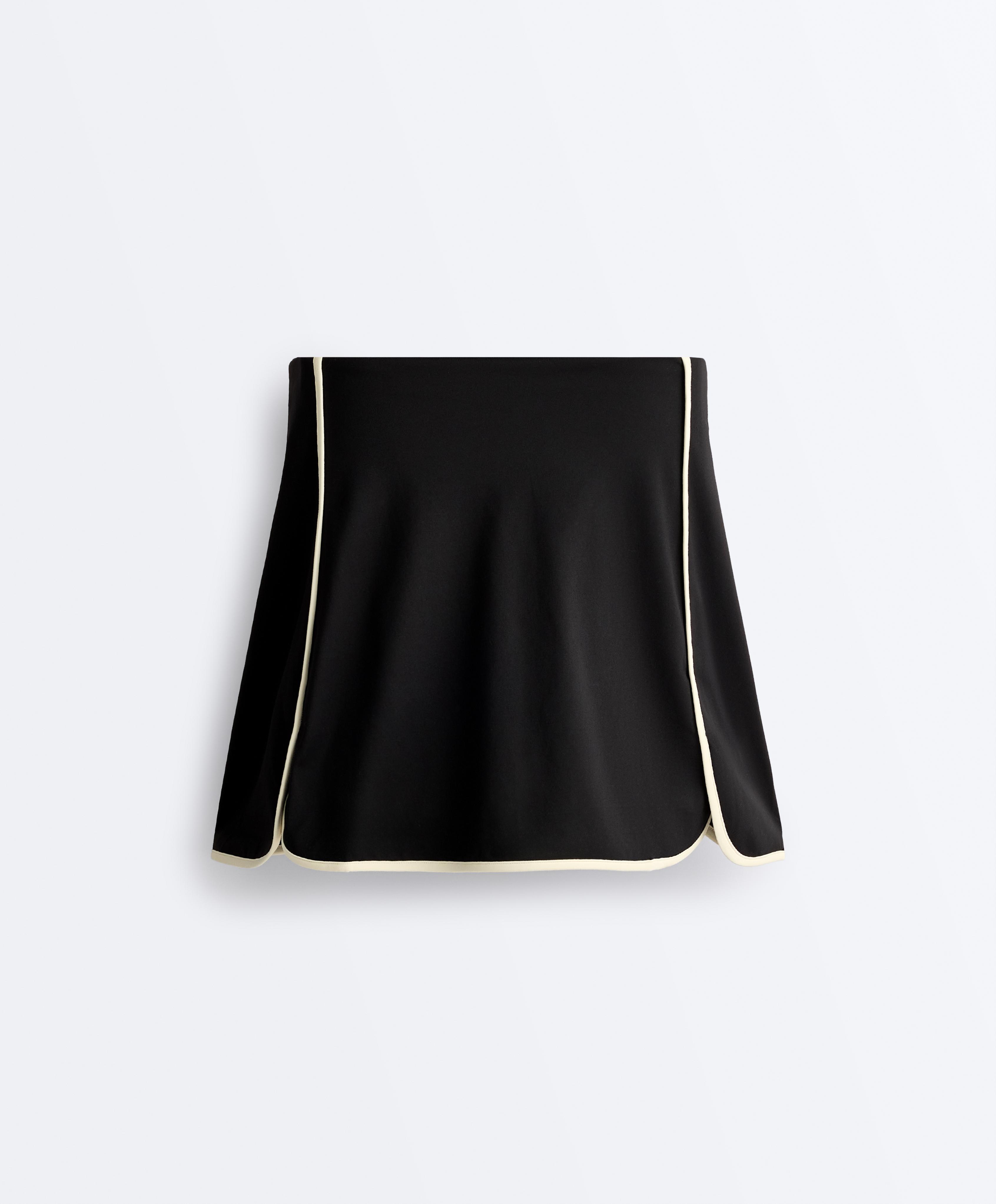 Comfortlux short skirt with contrast piping — BLACK