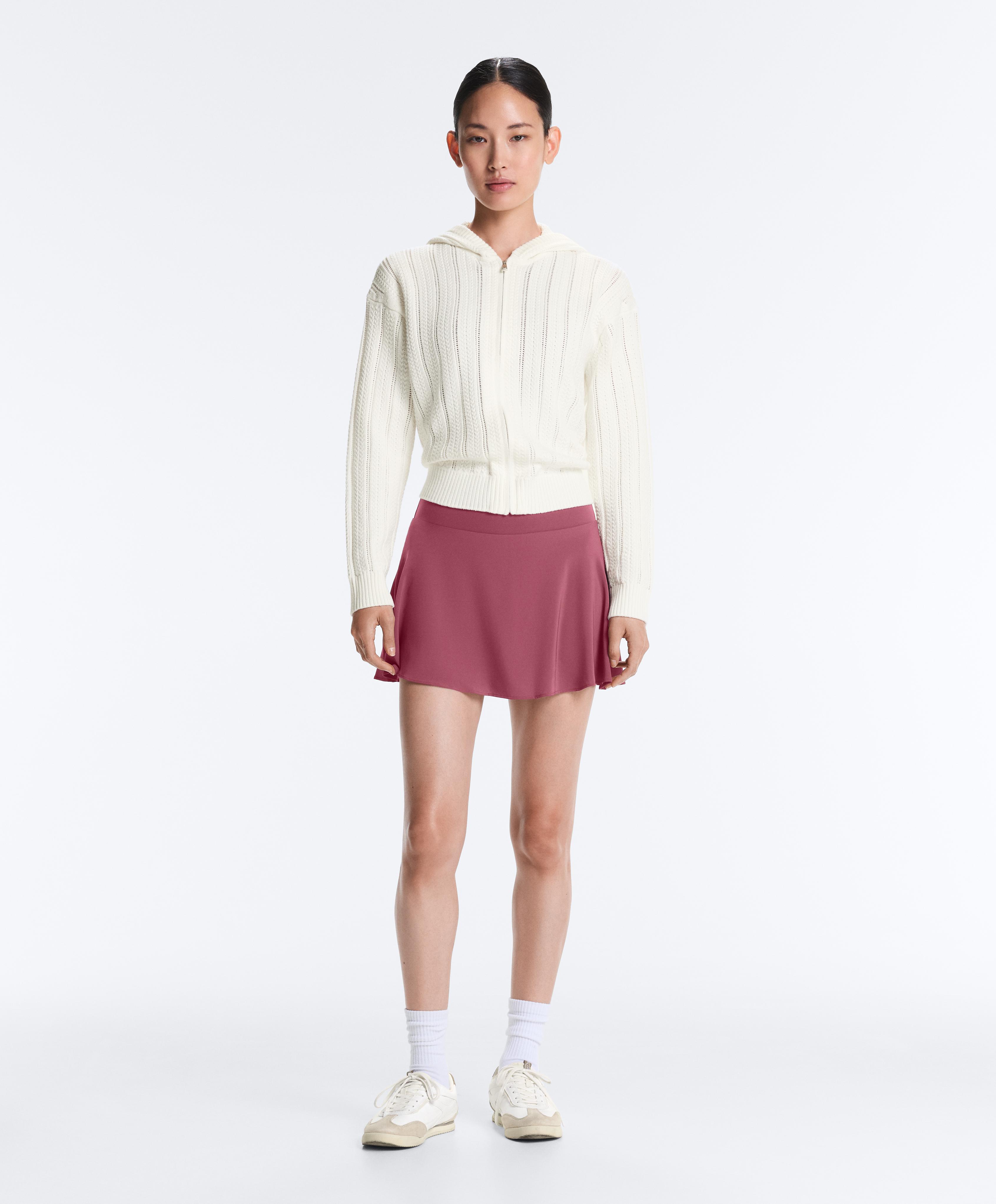 Chaqueta punto calado con capucha