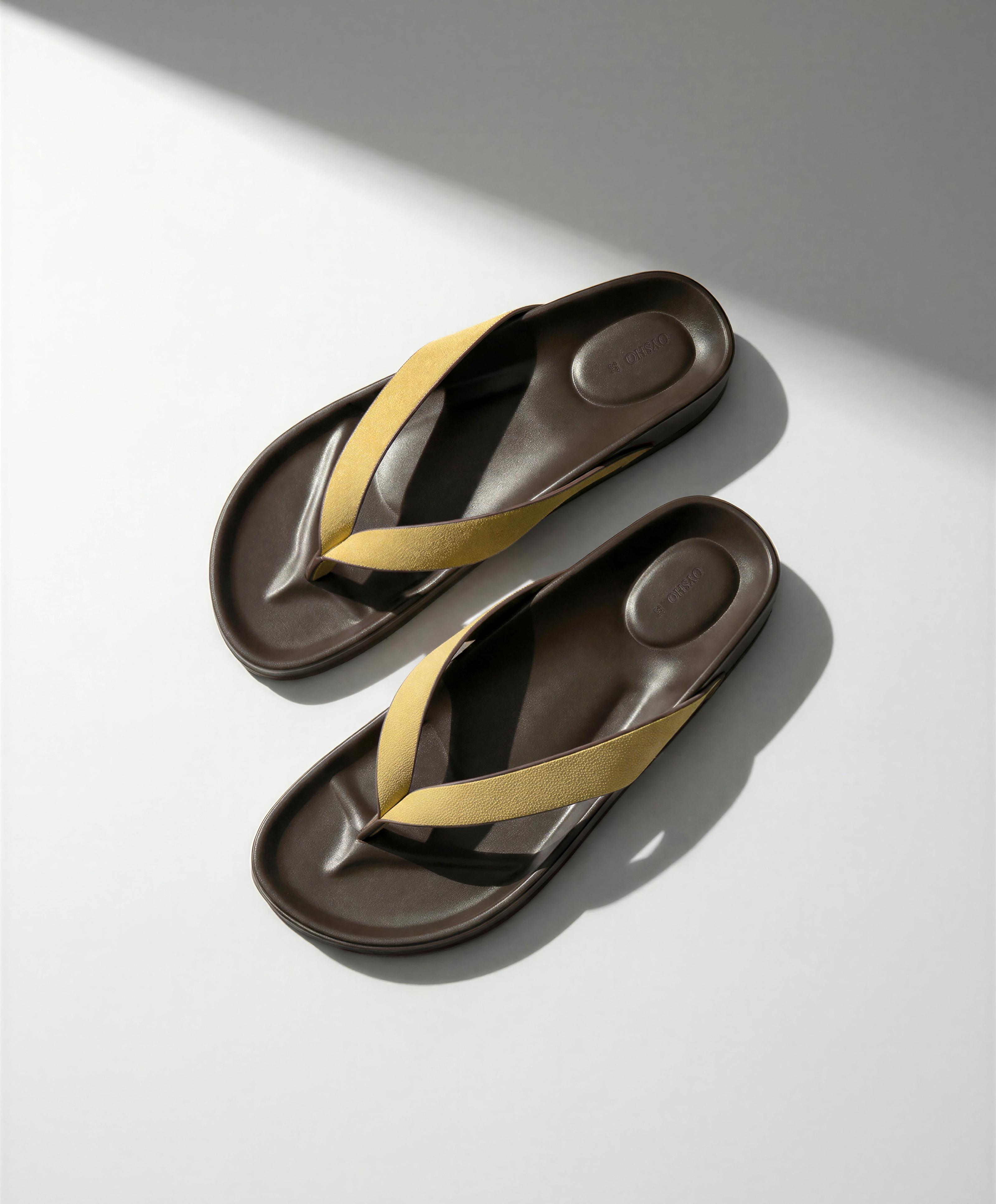 Leather sandals — YELLOW