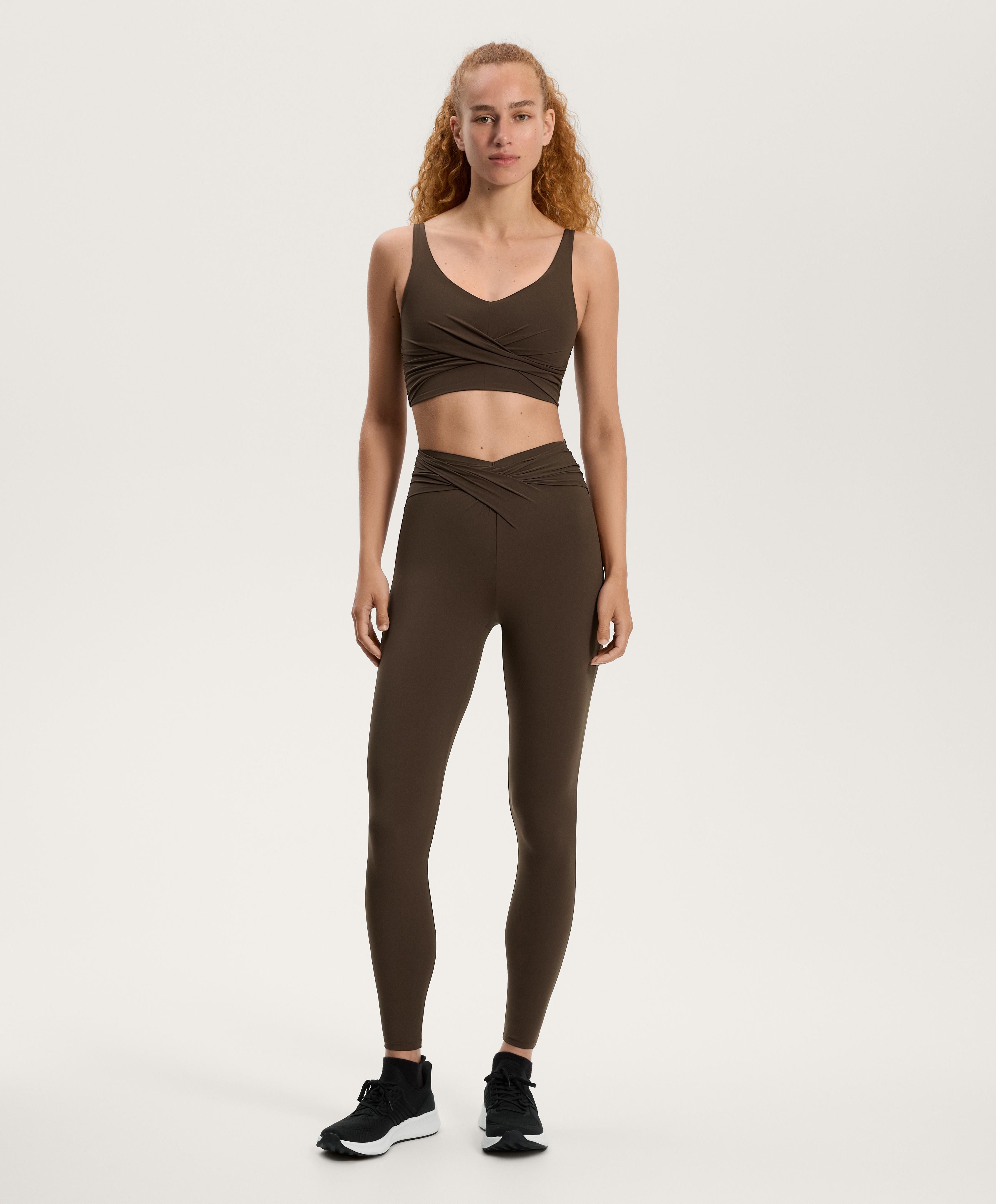 Legginsy do kostek Light Touch drapowane z wycięciem w kształcie litery V - Wyprzedaż Legginsy do kostek Light Touch drapowane z wycięciem w kształcie litery V - Wyprzedaż