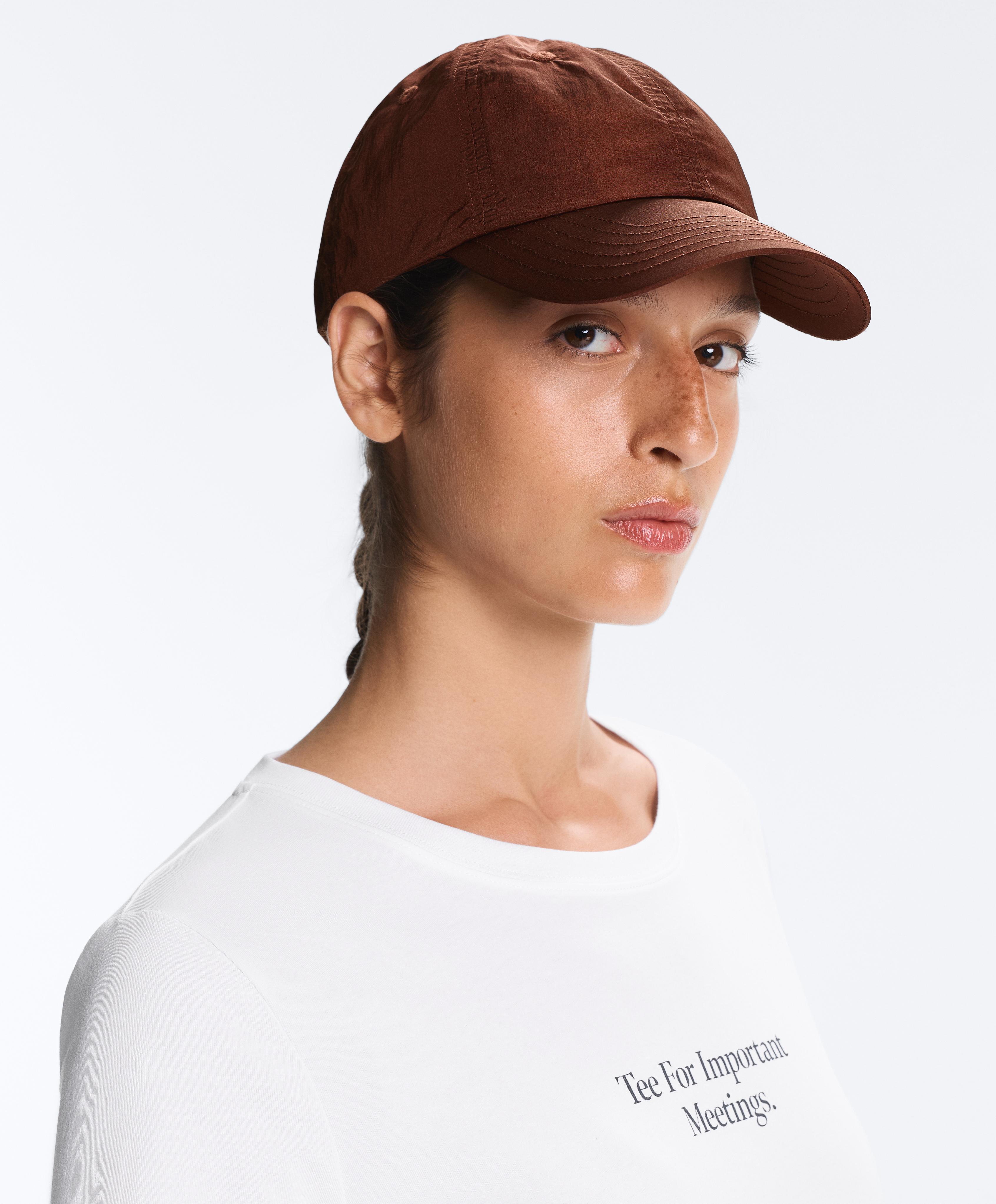 Lightweight sports cap — Clay brown