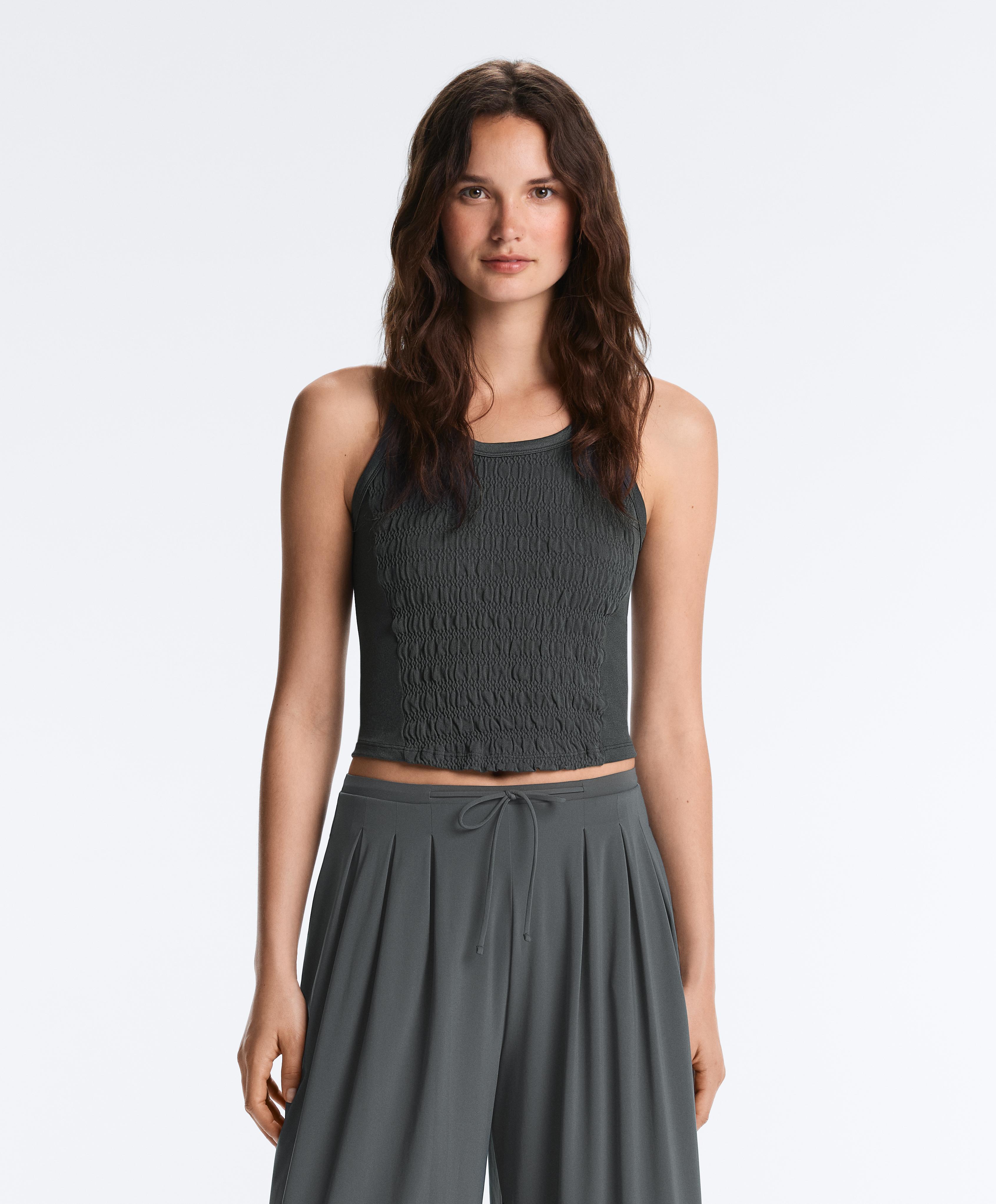 Seamless sleeveless smocked T-shirt — STEEL GREY
