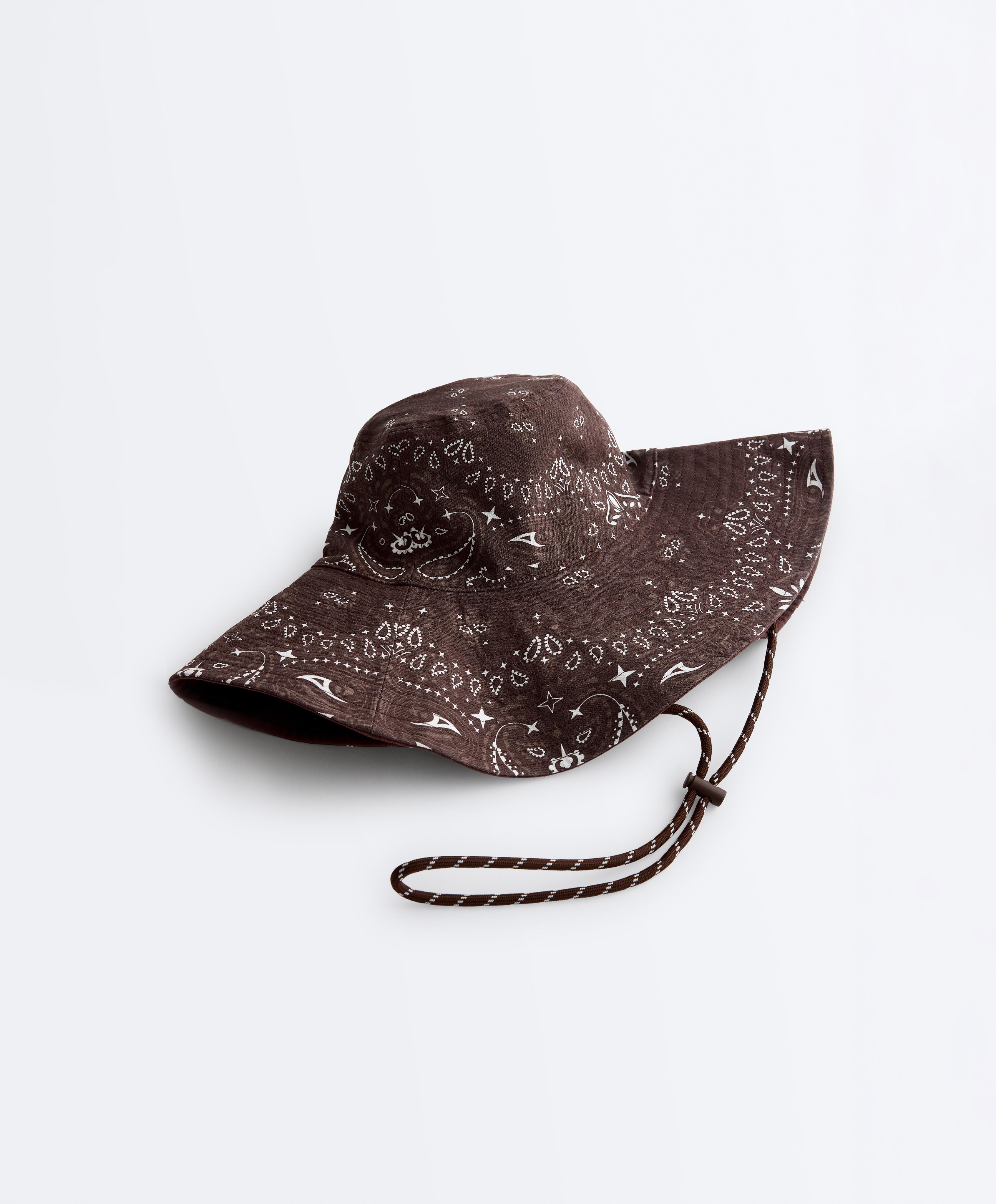 Reversible 100% cotton bandana bucket hat — BEIGE