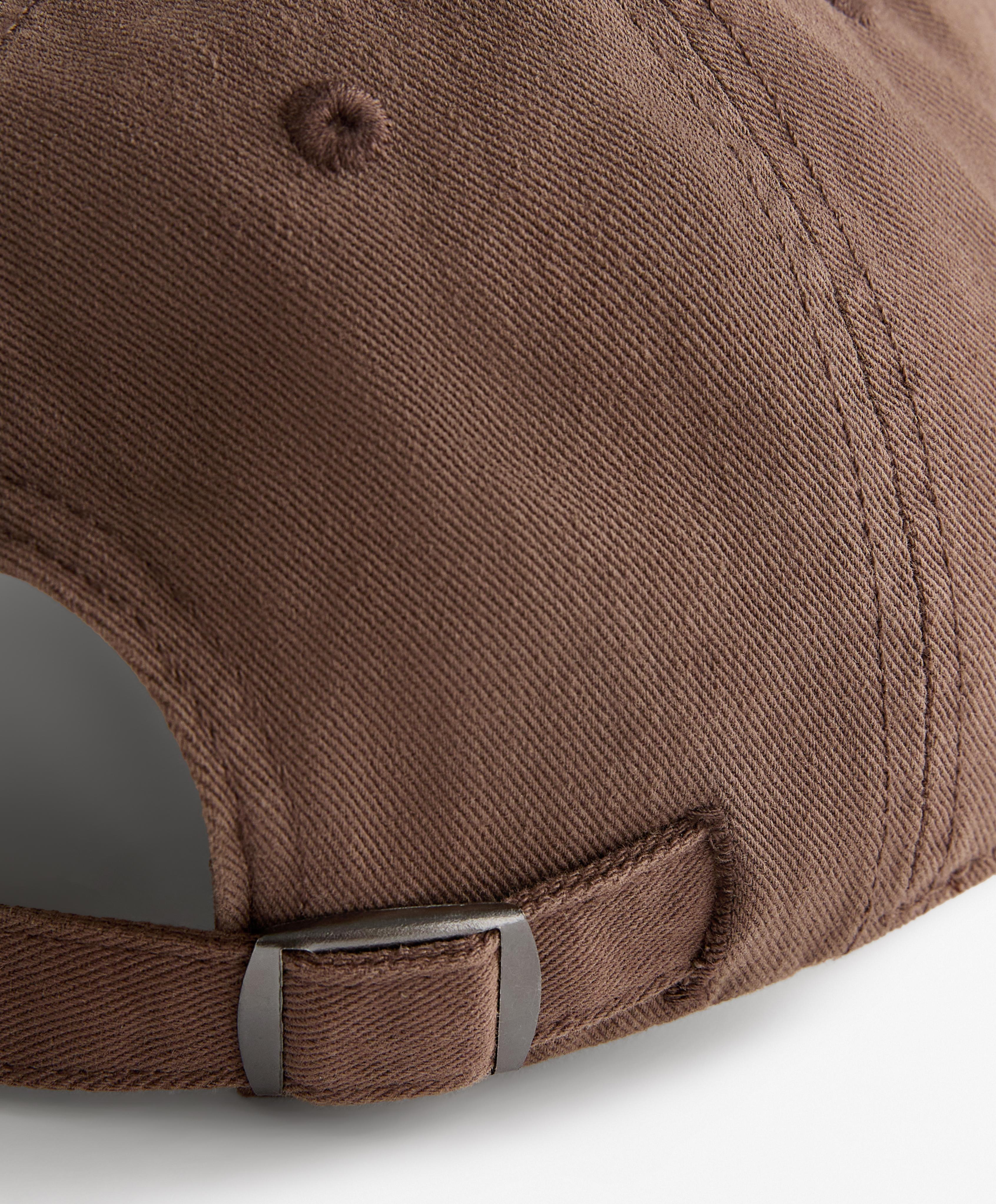 Washed-effect 100% cotton cap