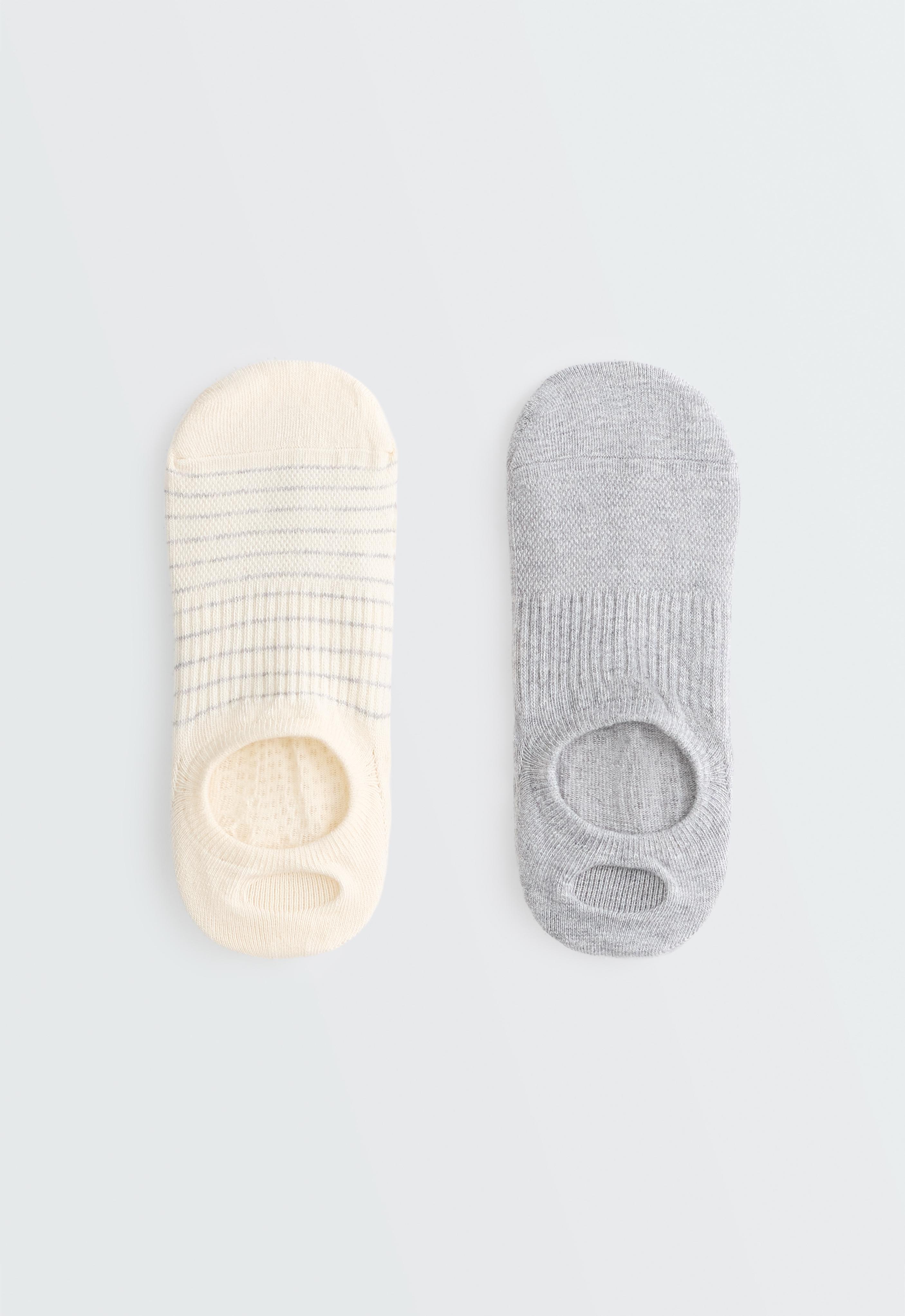 2 pairs of cotton blend yoga and Pilates socks 2 pairs of cotton blend yoga and Pilates socks