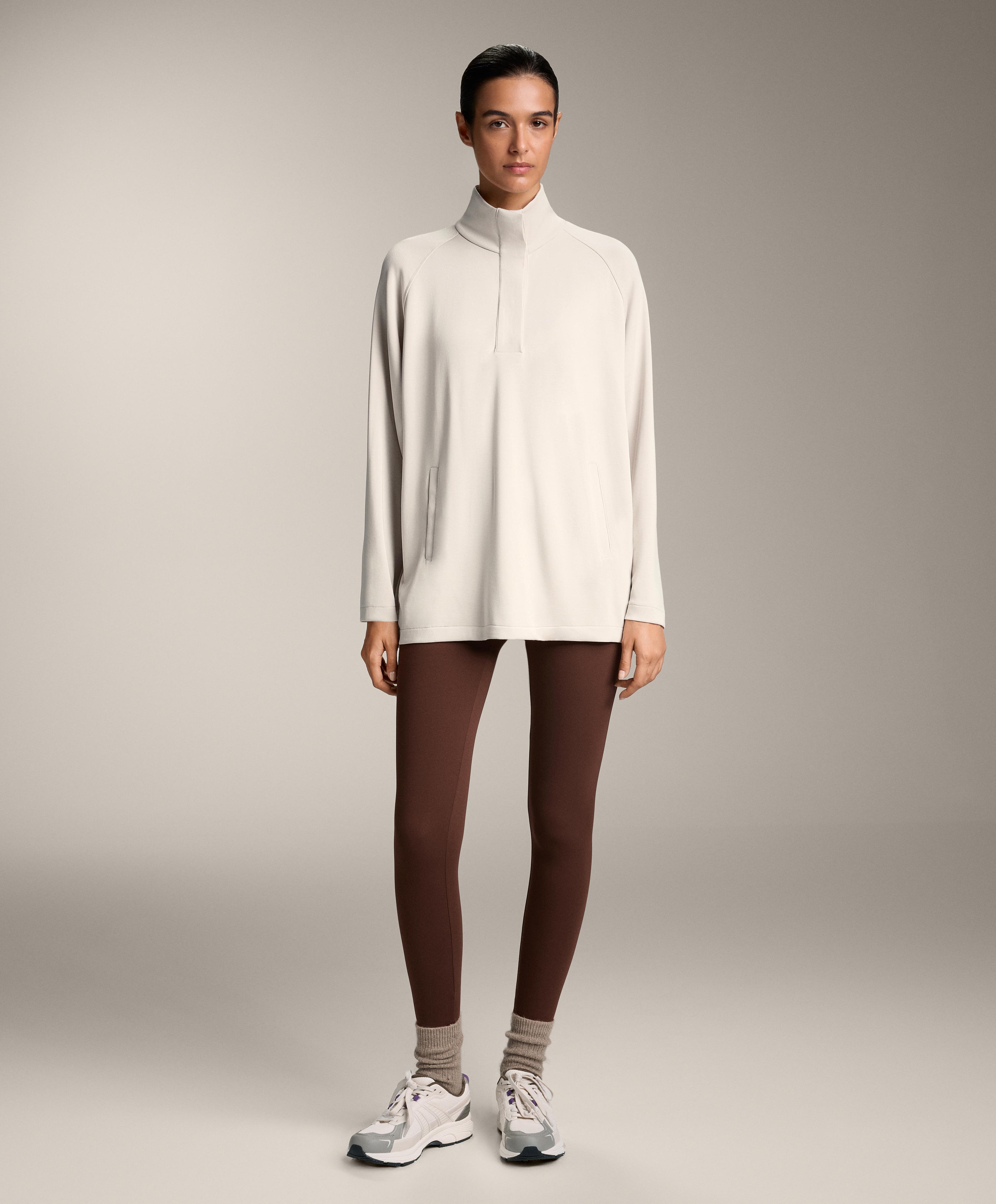 سويت شيرت طويل بكسرات خلفية وملمس ناعم من المودال - تنزيلات سويت شيرت طويل بكسرات خلفية وملمس ناعم من المودال - تنزيلات