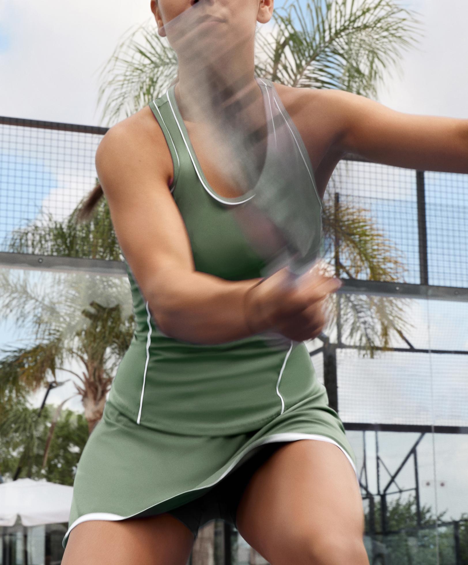 Sleeveless piping T-shirt