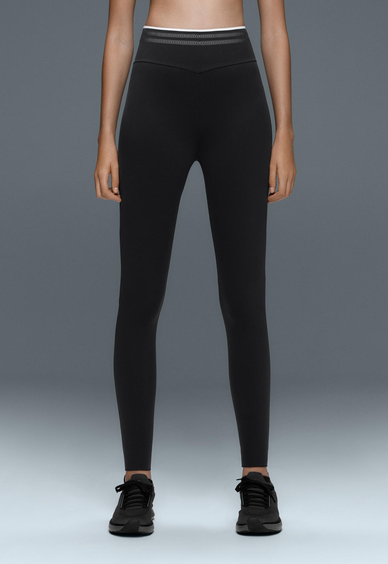 Perfect-adapt high-rise V-cut ankle-length leggings with piping — BLACK