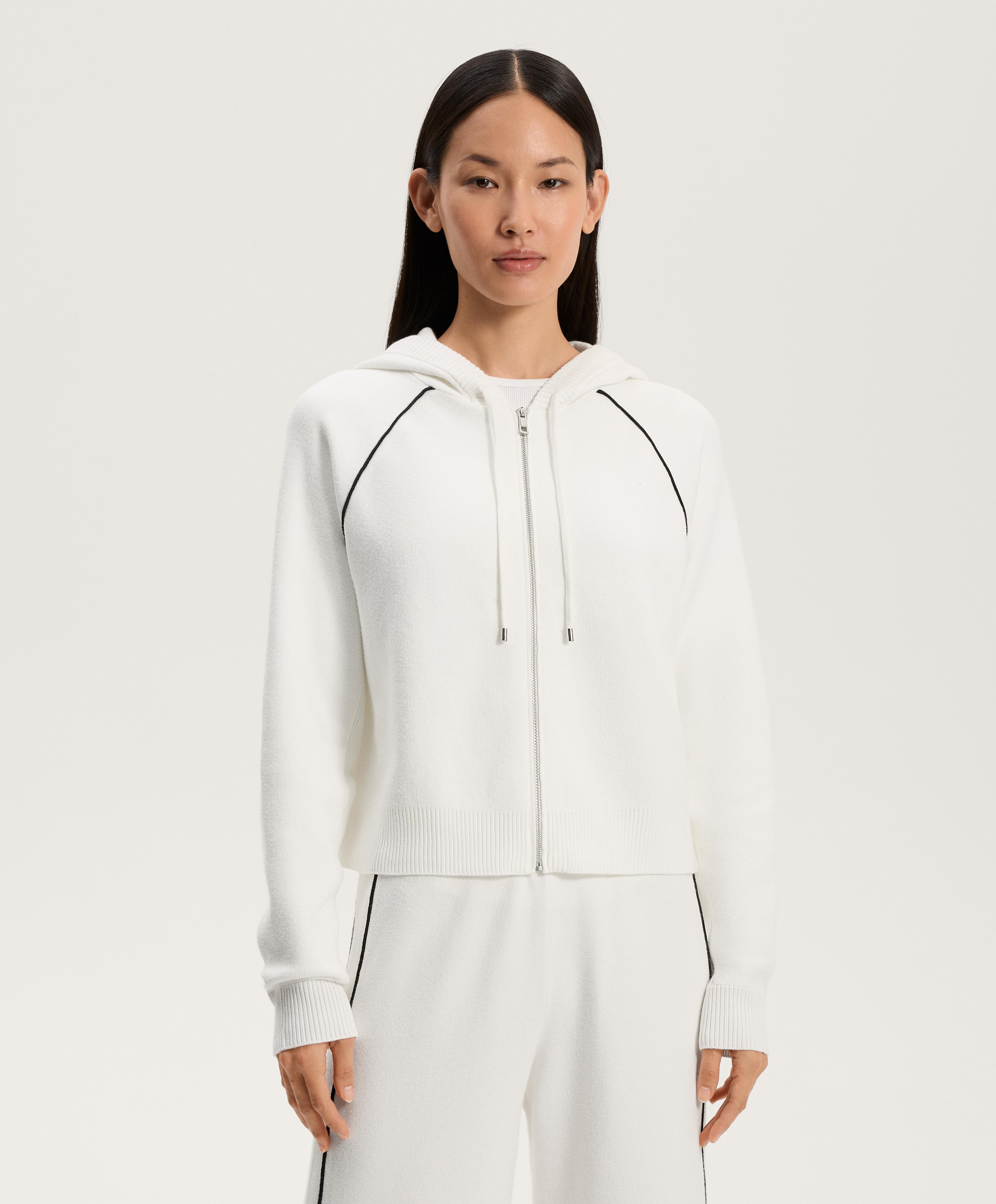 Chamarra punto capucha con piping a contraste Chamarra punto capucha con piping a contraste