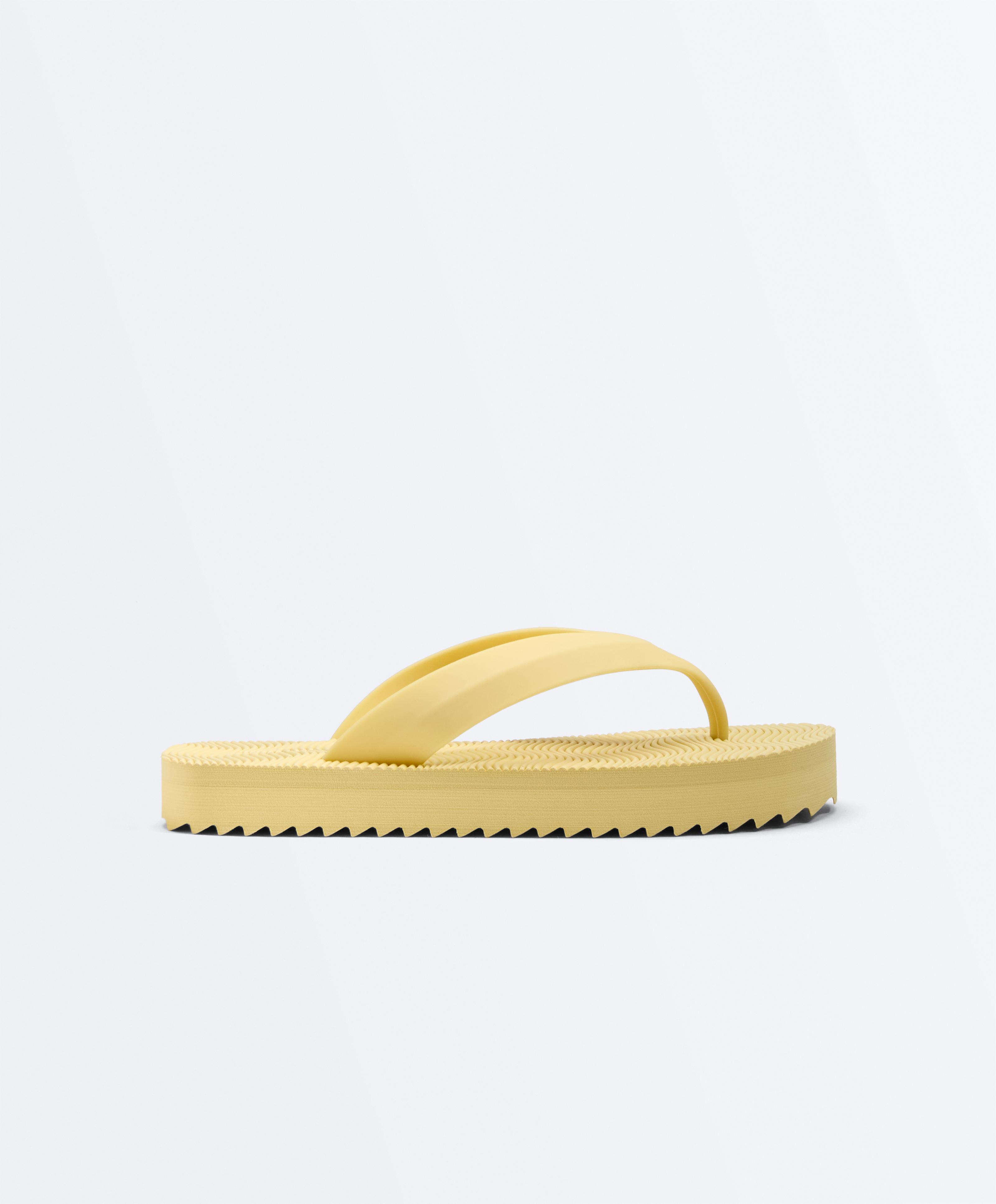 Textured platform beach sandal