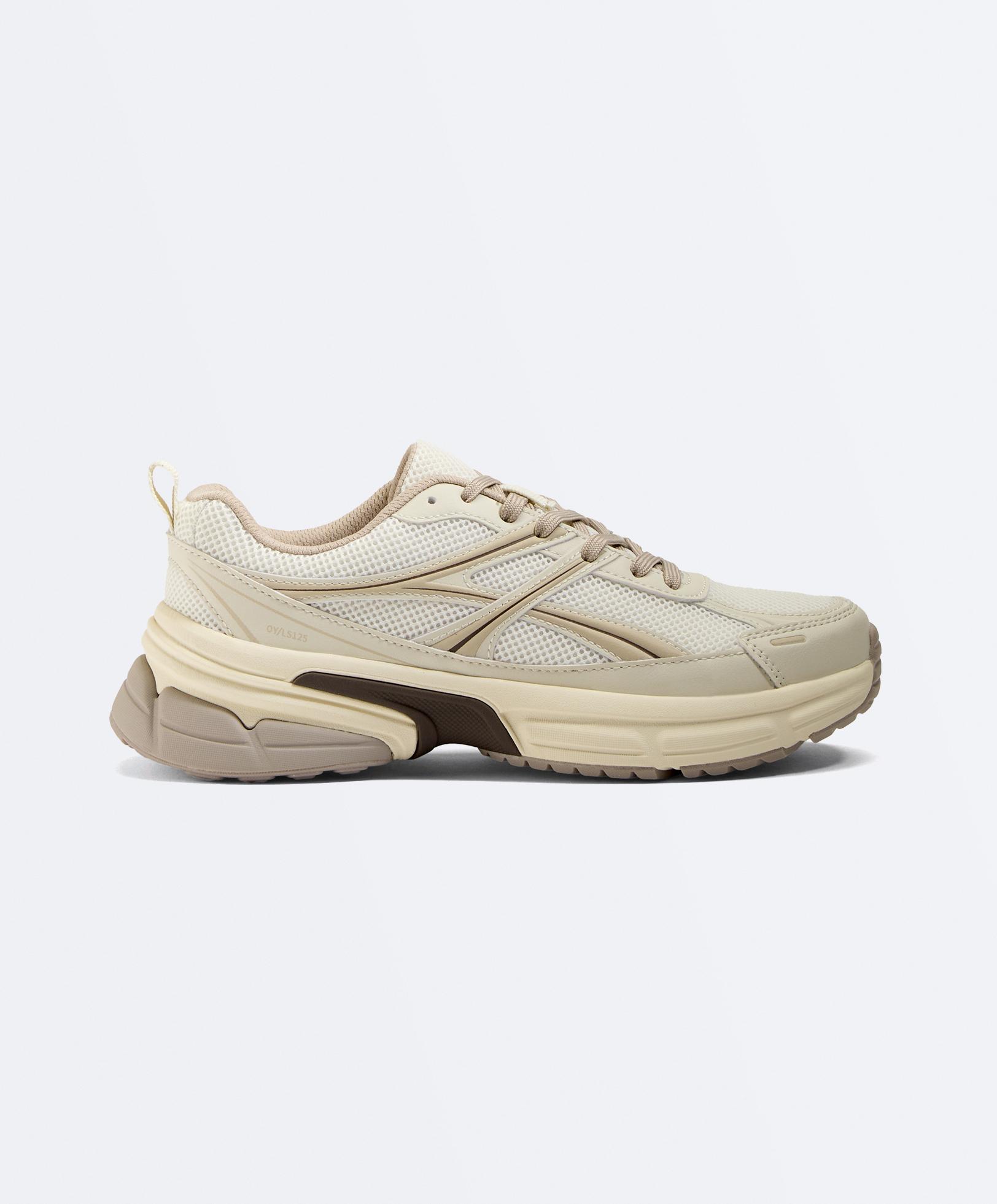 Running-style trainers — SAND