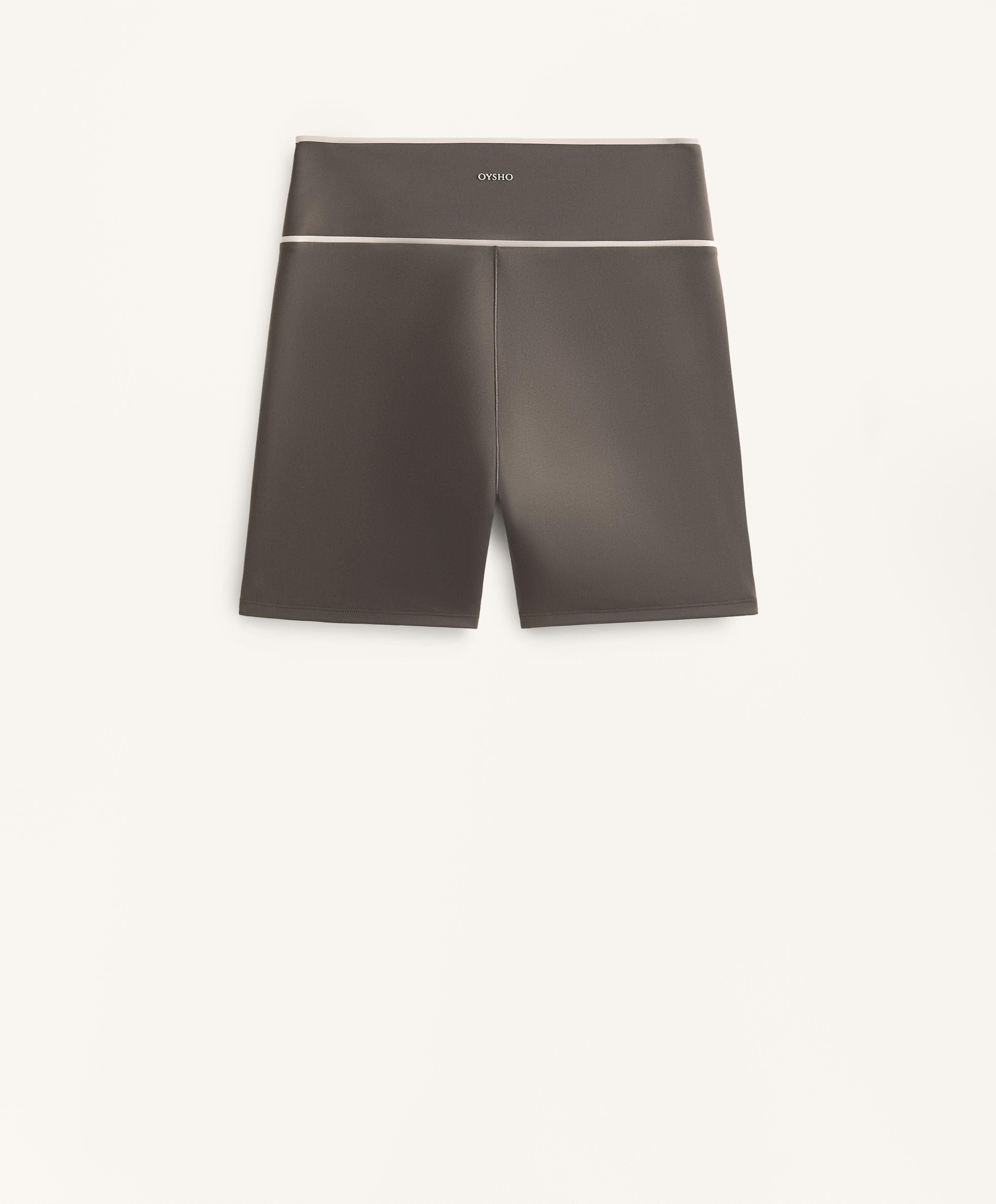 Perfect-adapt crossover V-cut waist 10cm hot pants