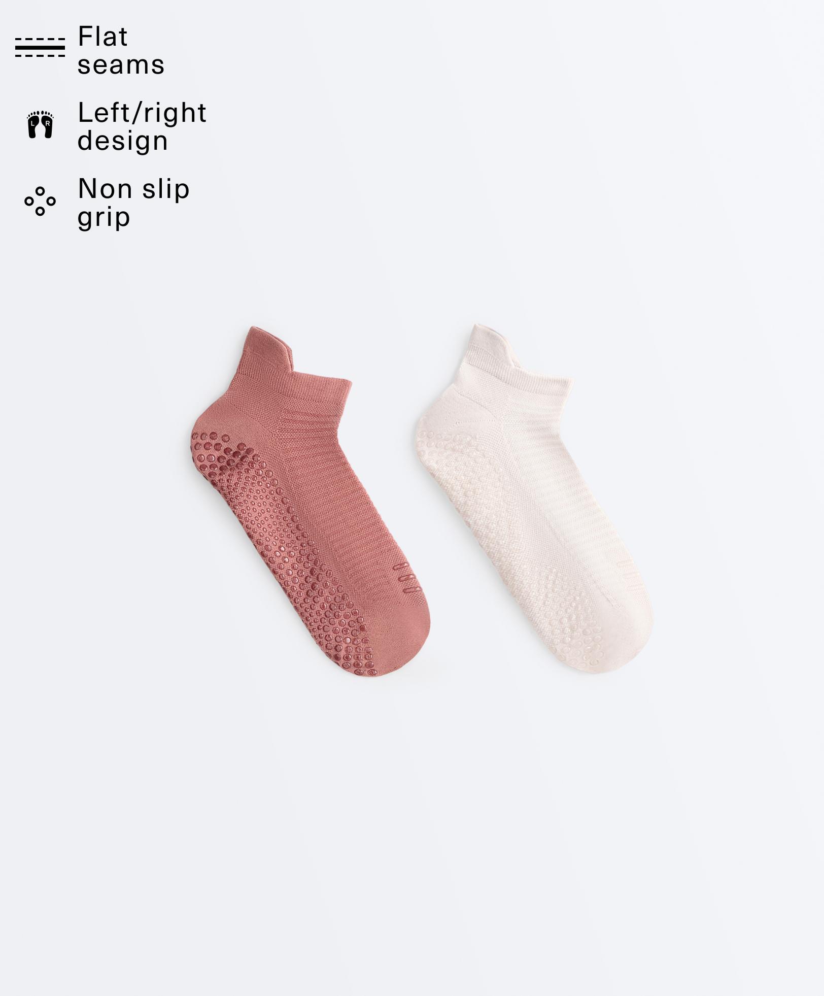 2 pairs of polyamide blend yoga and Pilates sneaker socks
