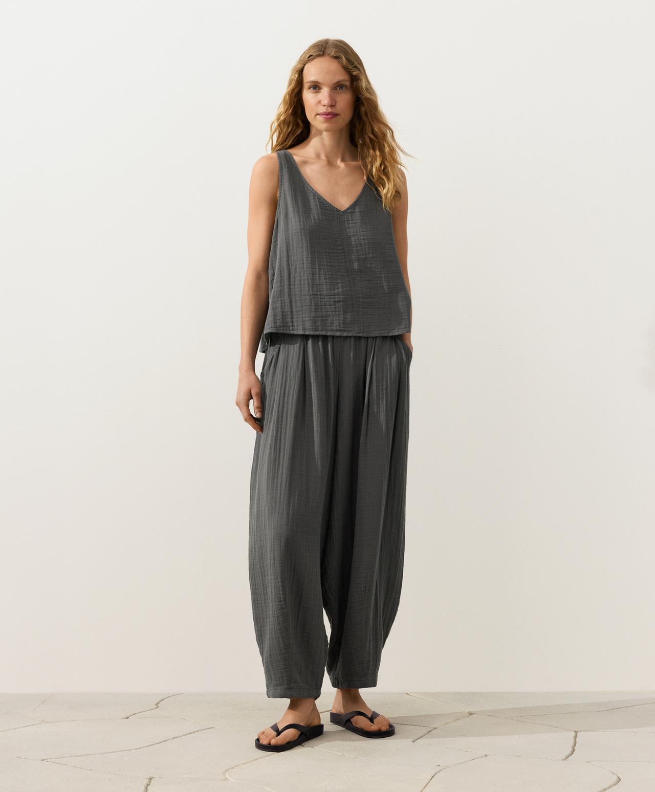 100% cotton gauze V-neck strappy top — ASPHALT