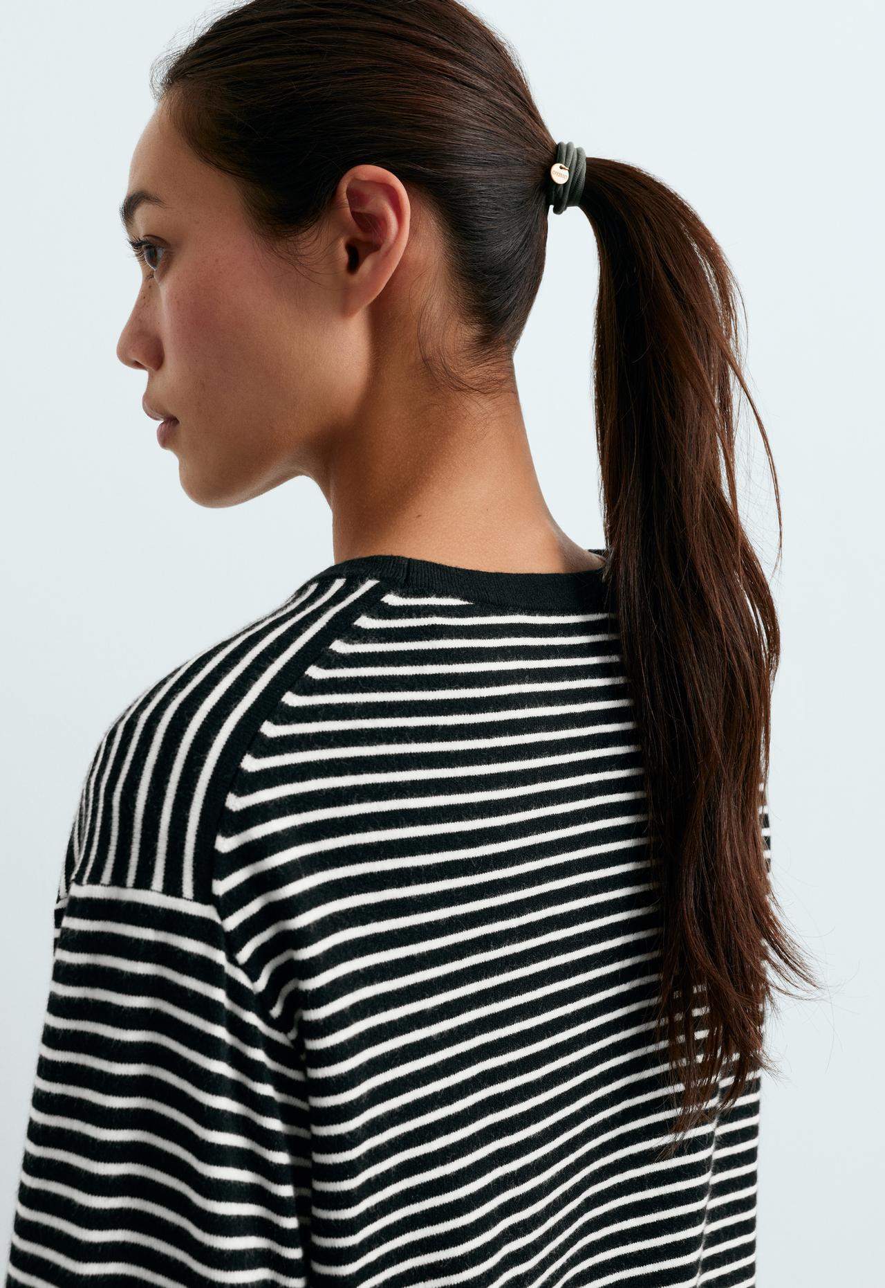6 Oysho plaque hair ties — GREEN