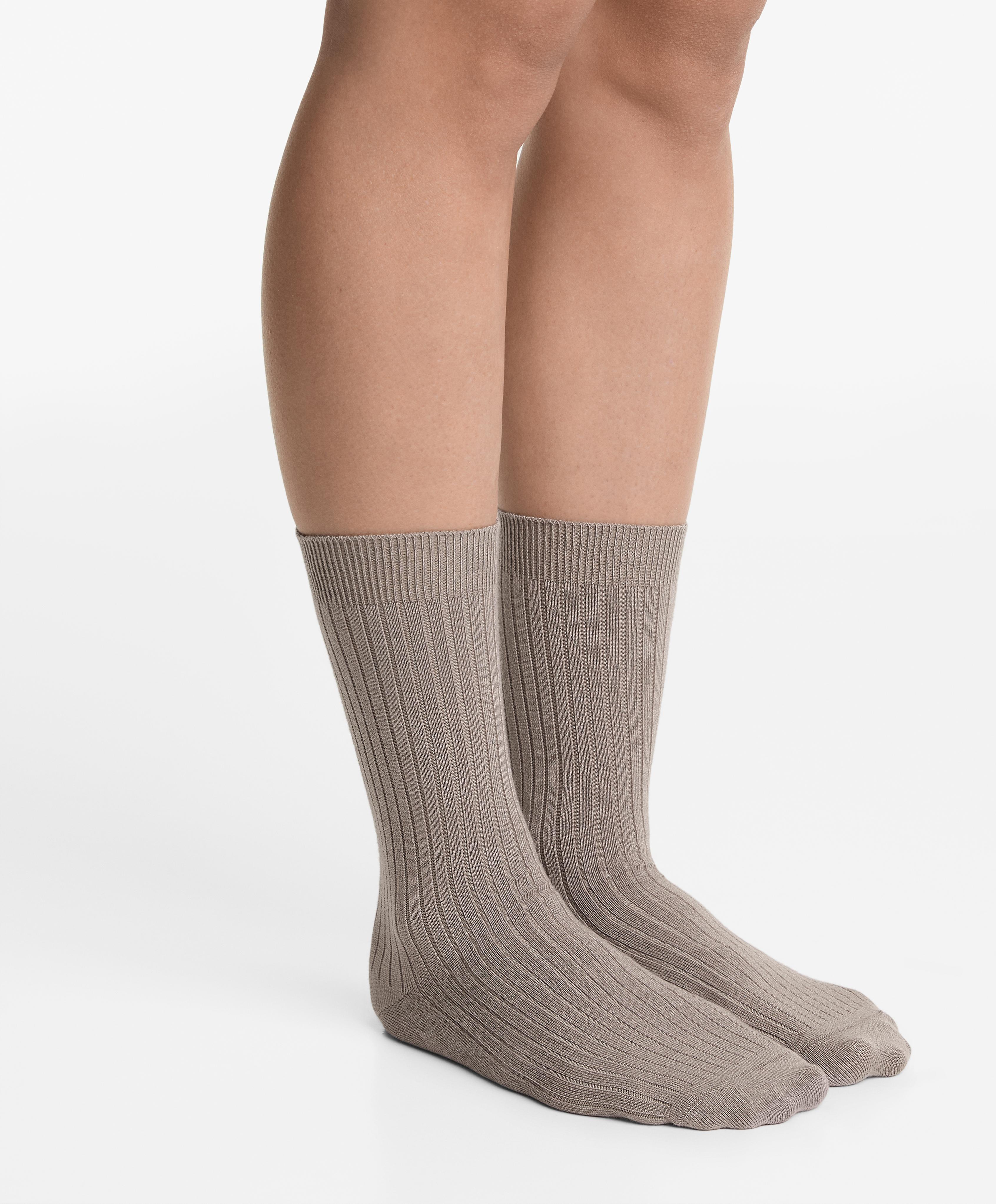 Modal blend classic socks with 13% cashmere — TAN