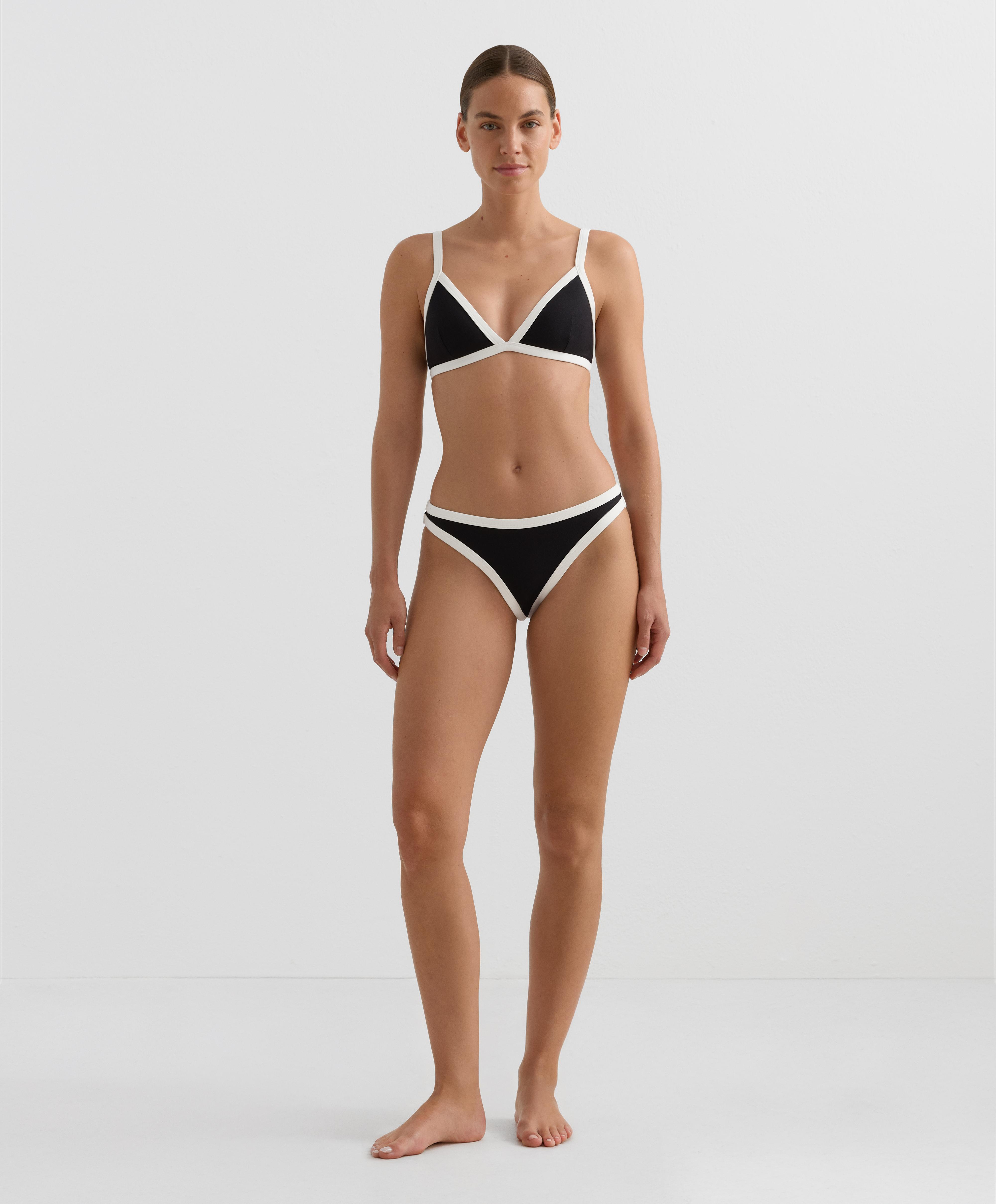Contrast trim triangle bikini top Contrast trim triangle bikini top