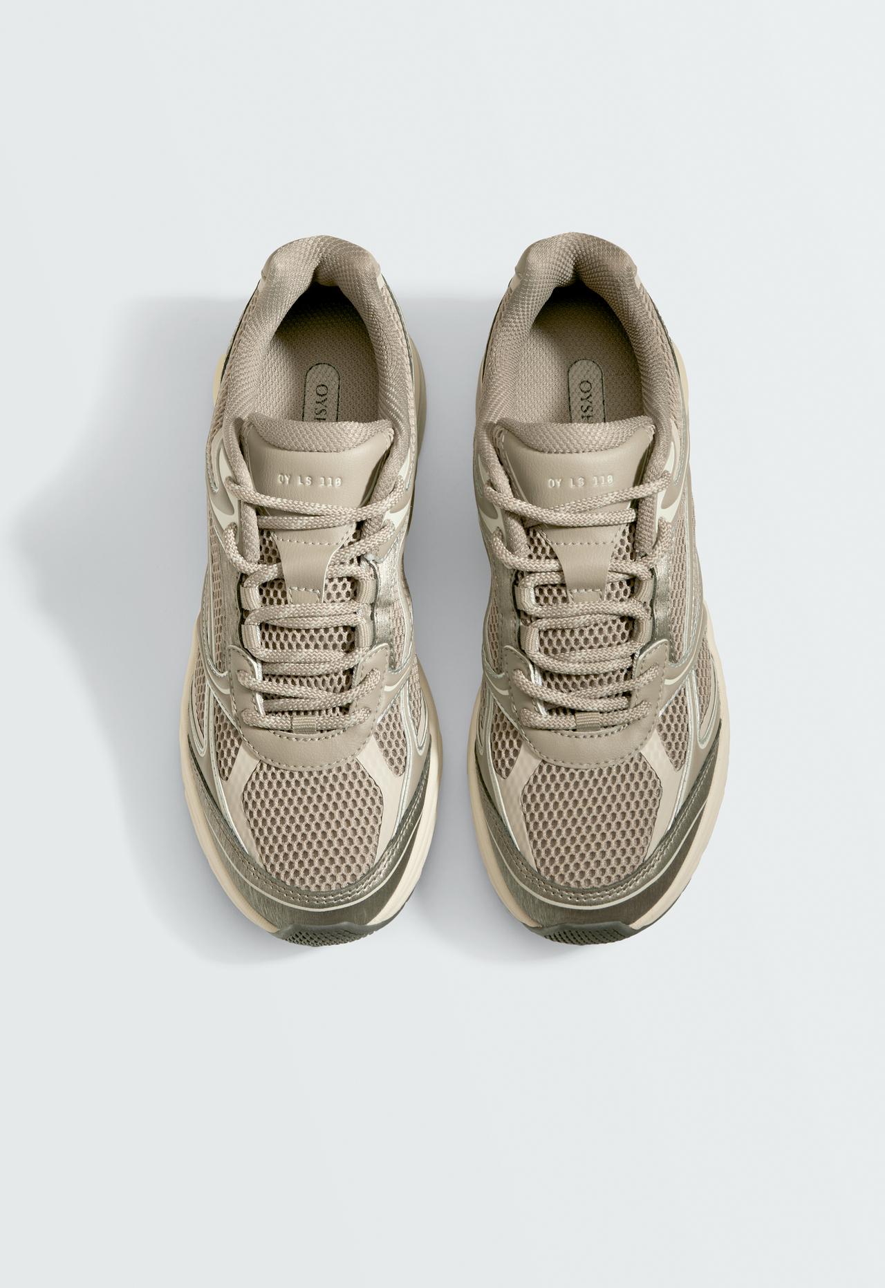 Multi-panel freetime trainers — MINK