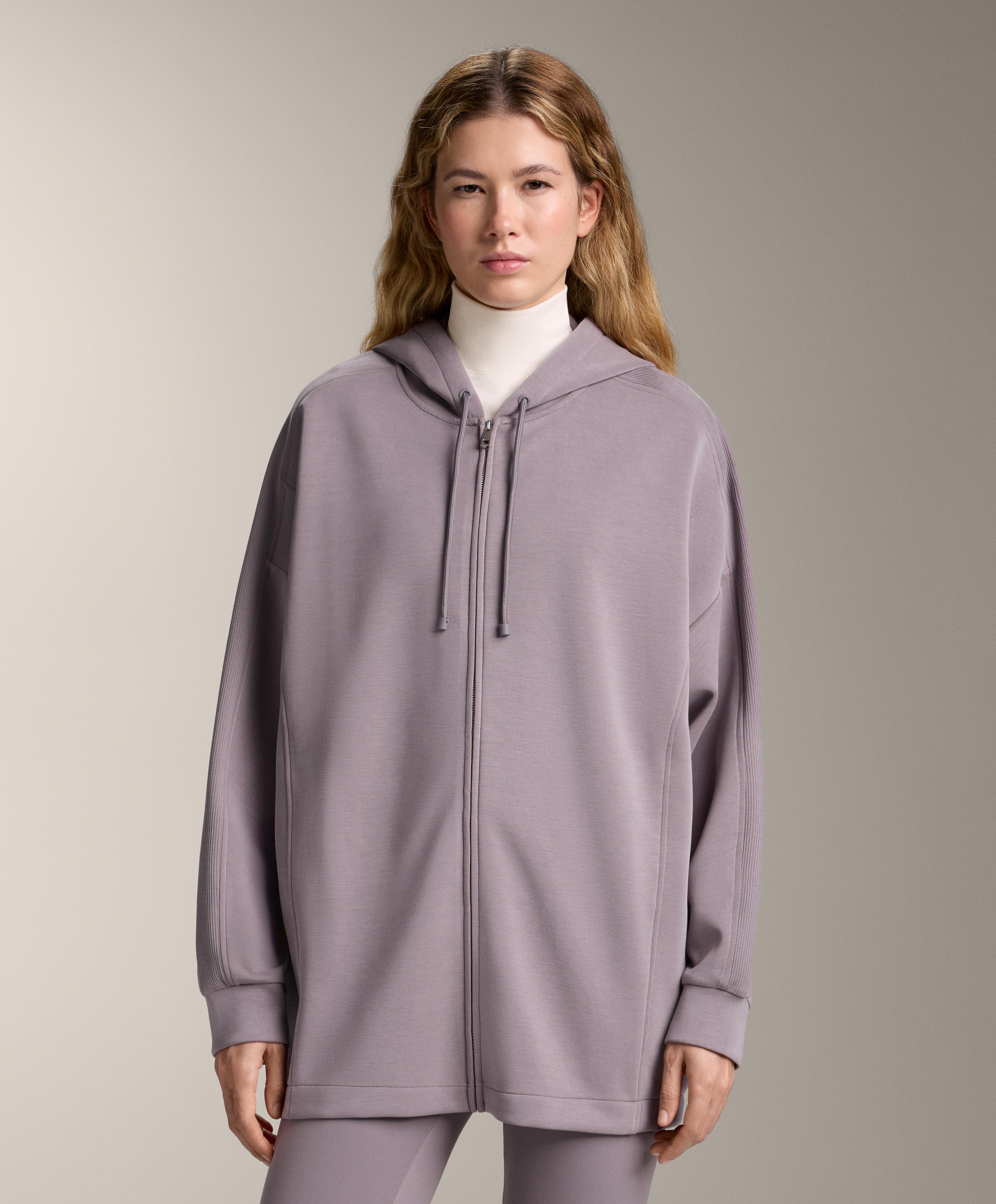 Lange Jacke mit Kapuze und gerippten Details aus gebürstetem Modal Lange Jacke mit Kapuze und gerippten Details aus gebürstetem Modal