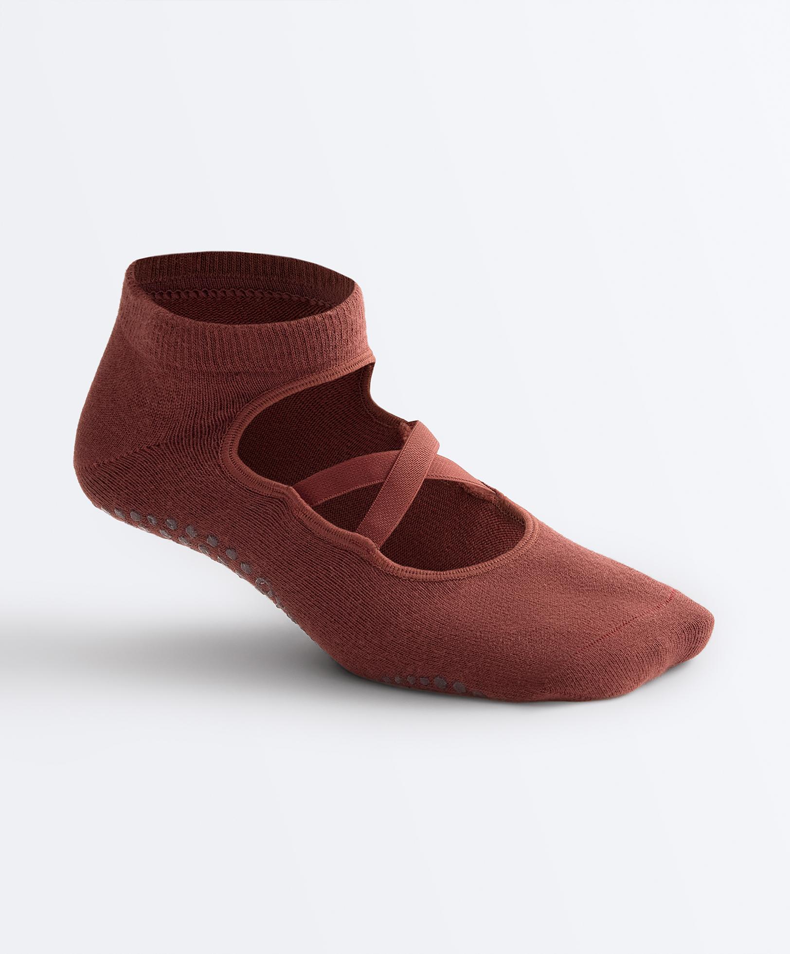 2 pairs of cotton blend sneaker yoga and Pilates socks with crossover straps — MAHOGANY