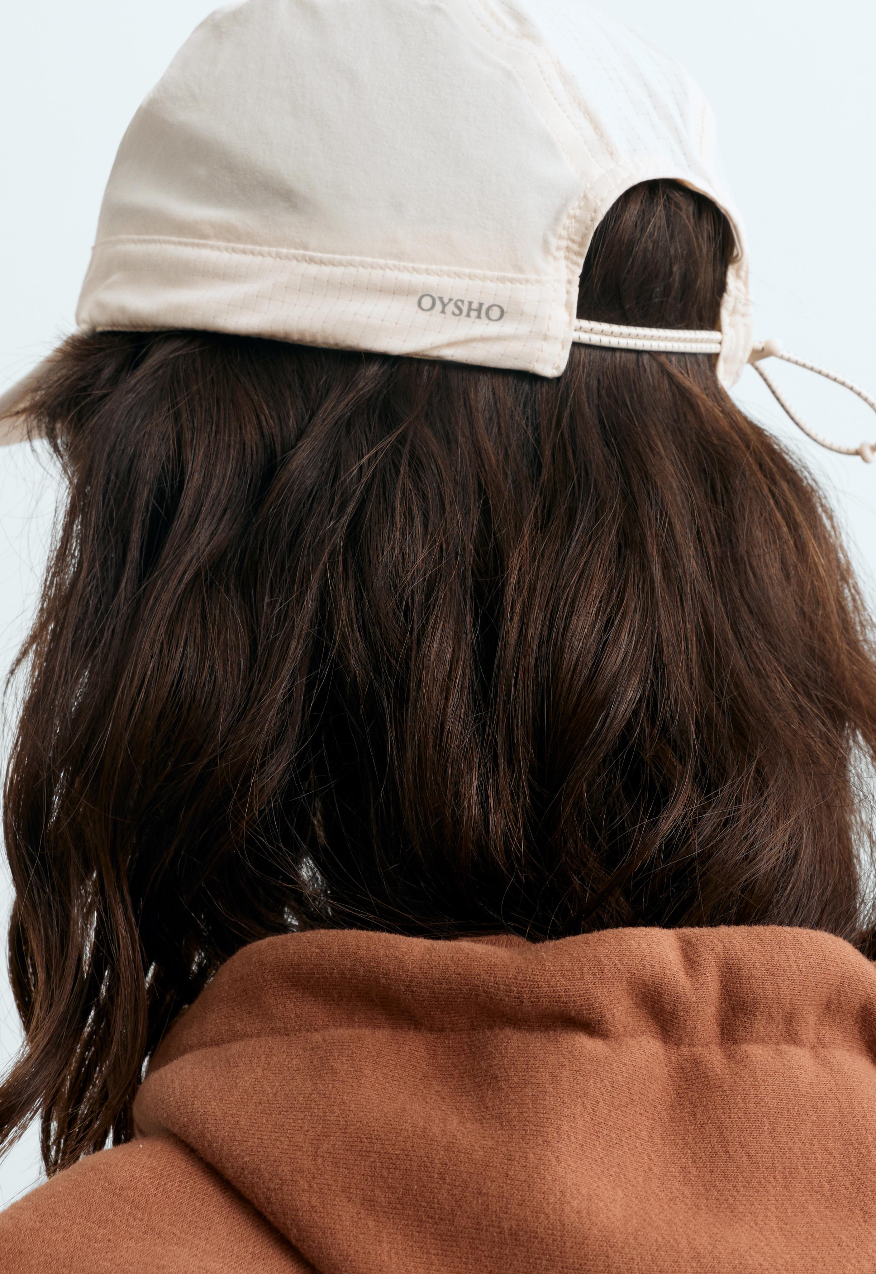Sports cap — SAND