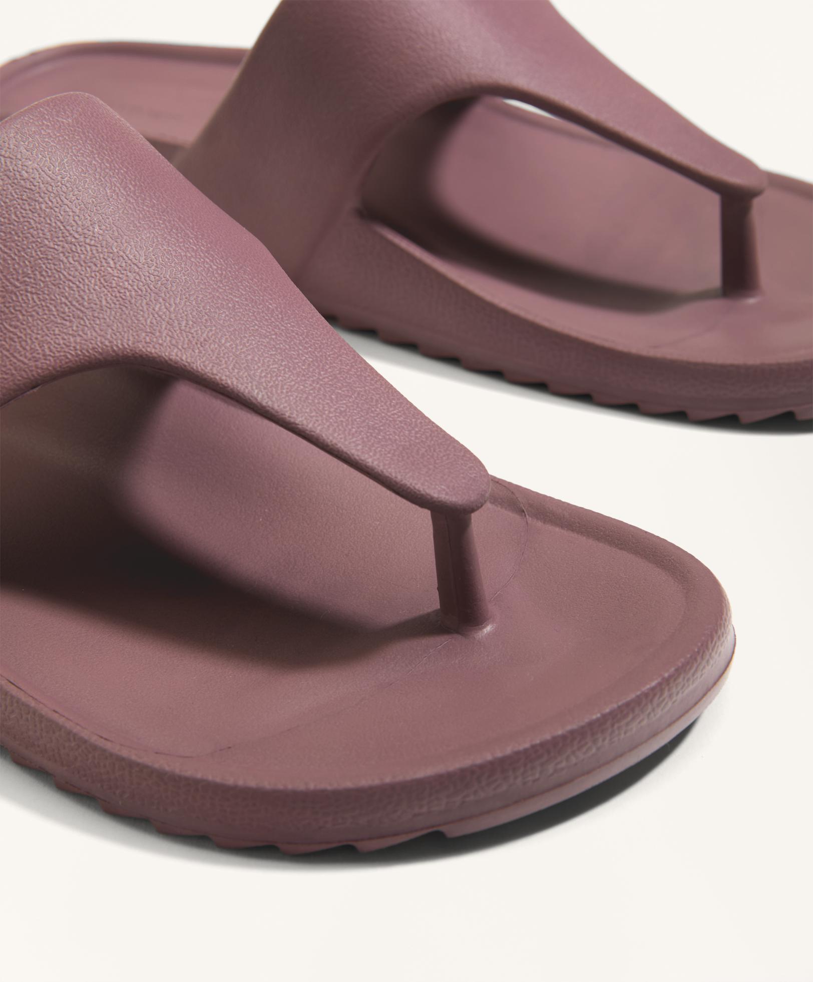 T-cut beach sandals - Sale